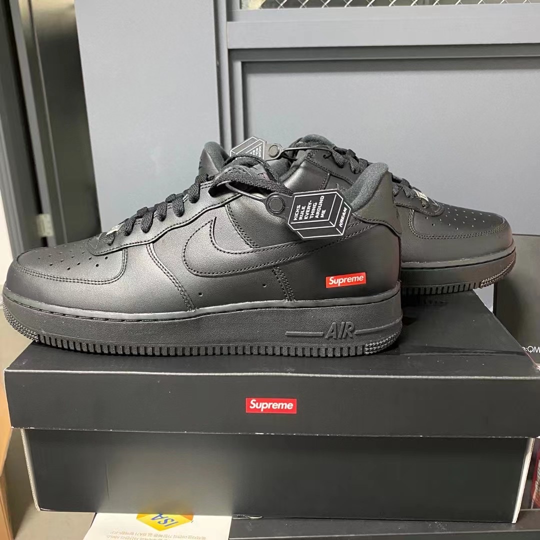 Nike x Supreme Air Force 1 Low Black 착용 스타일