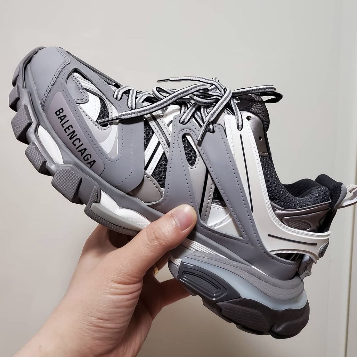 Balenciaga Track Sneakers Grey White 2019 착용 스타일