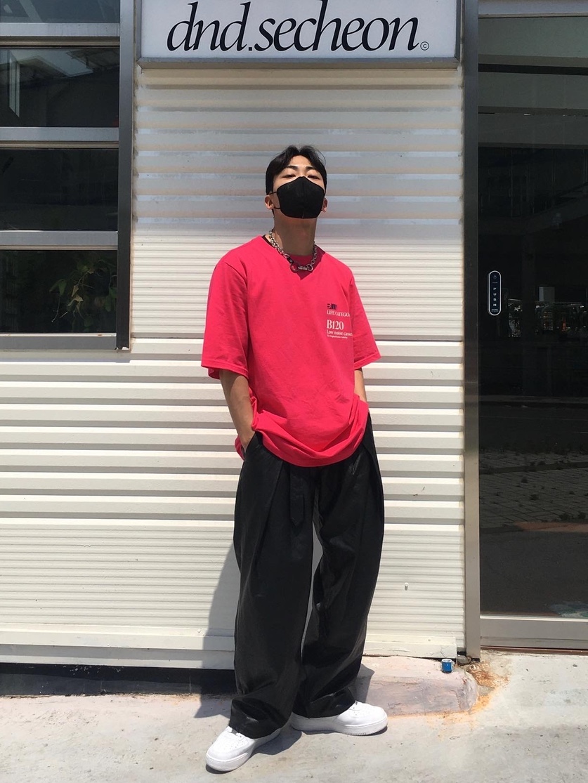 Our Legacy Ladon Brass Keychain Matte Nickel, Nike Air Force 1 '07 Low White 착용 스타일