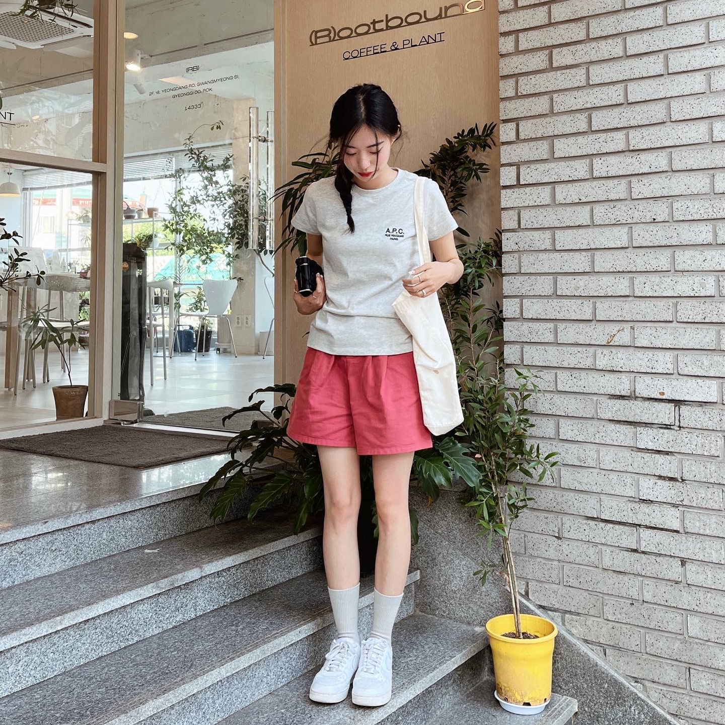 (W) A.P.C. Denise T-Shirt Grey, (W) A.P.C. Denise T-Shirt Grey 착용 스타일