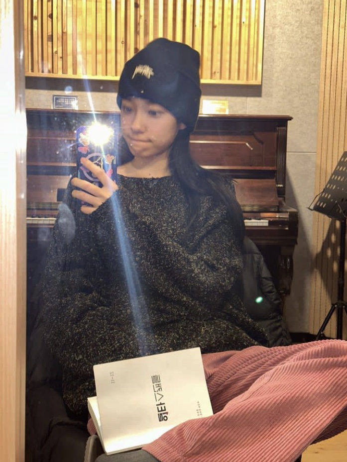Stussy Stock Cuff Beanie Black 착용 스타일