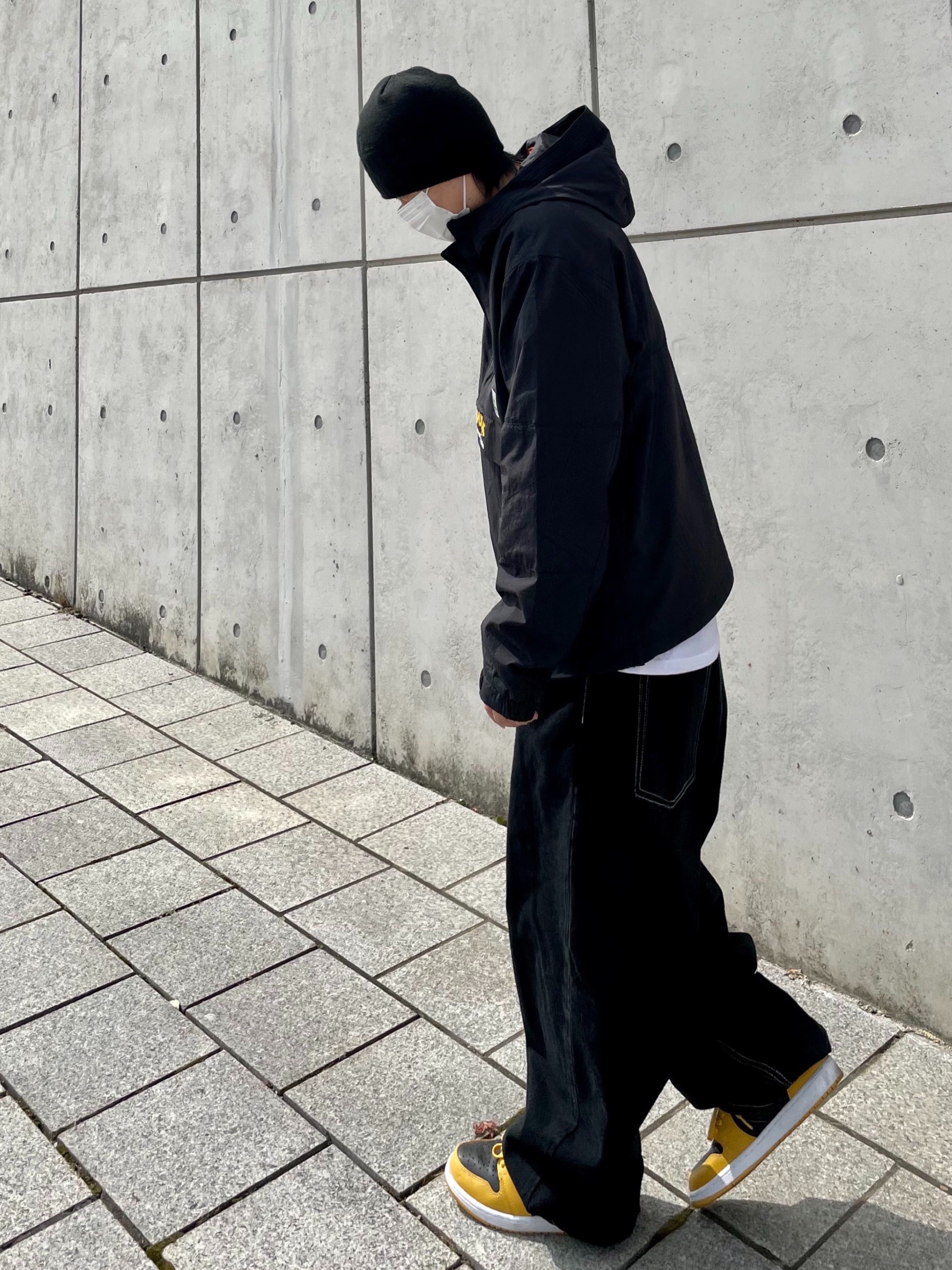 Stussy Debossed Stock Logo Beanie Black, Jordan 1 Retro High OG Pollen 착용 스타일 - 2