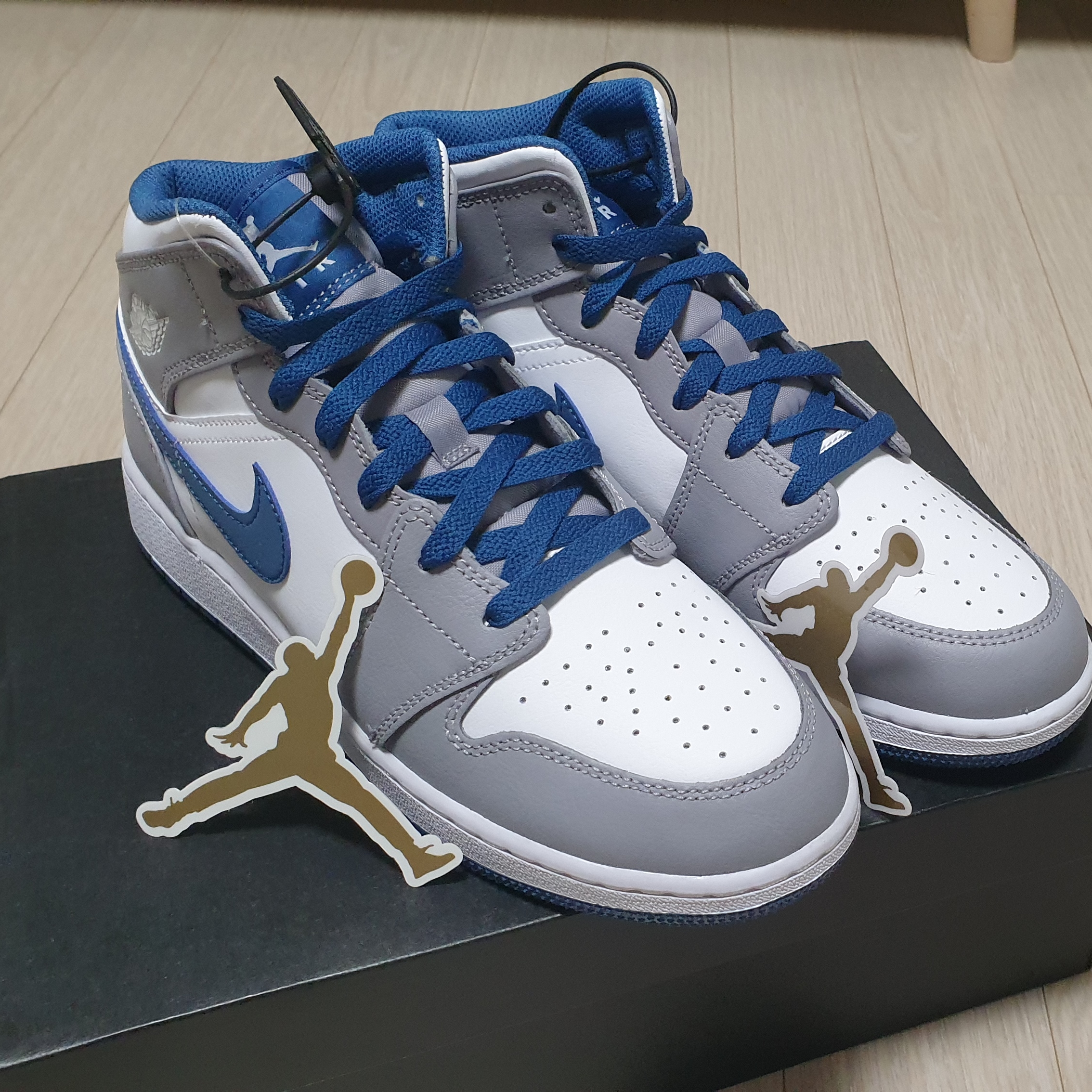 (GS) Jordan 1 Mid Cement Grey True Blue 착용 스타일