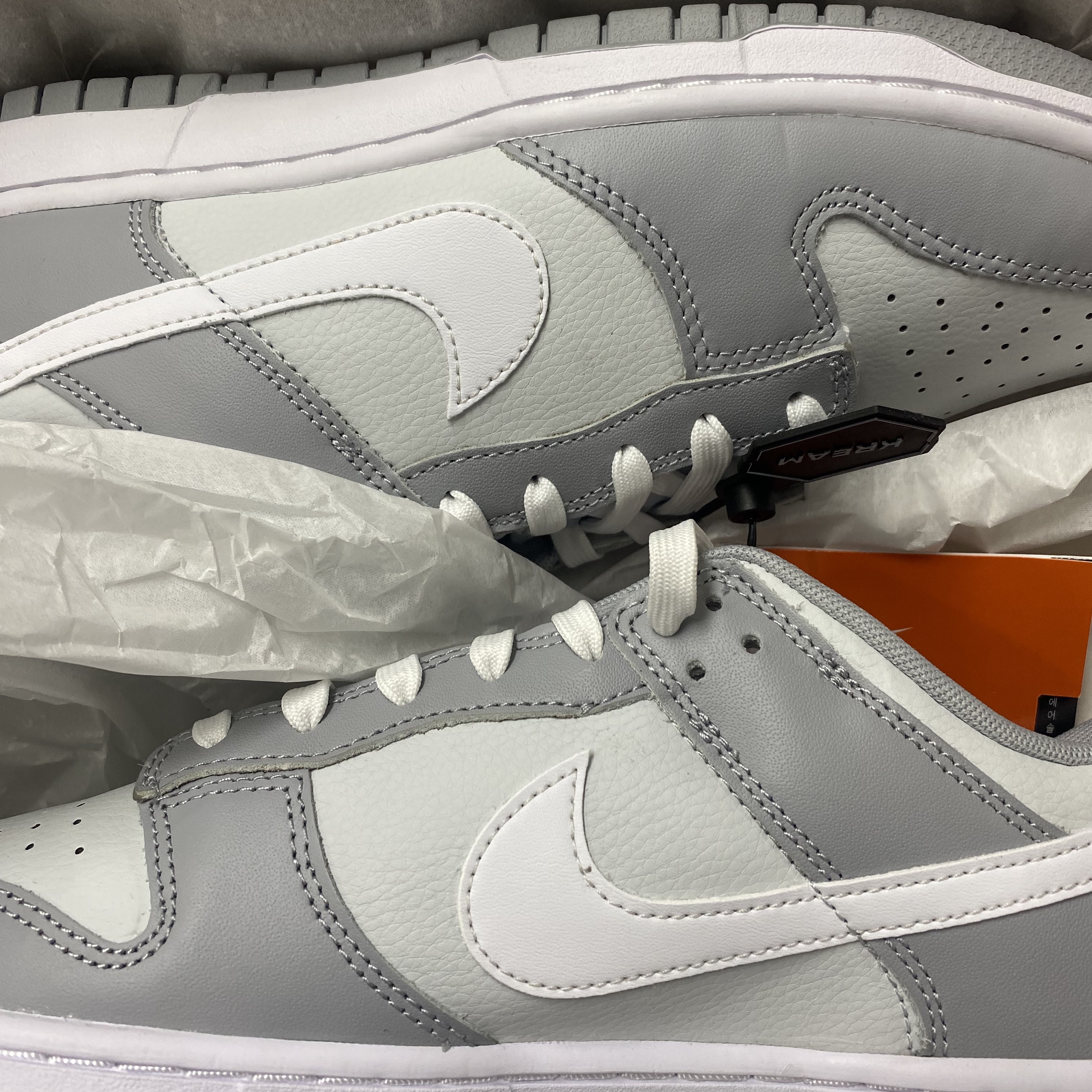 Nike Dunk Low Retro Wolf Grey 착용 스타일