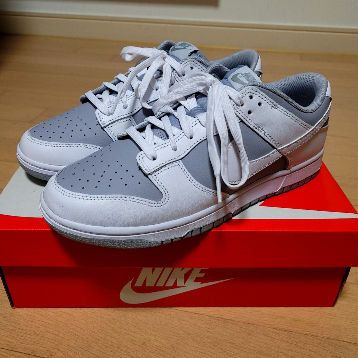 Nike Dunk Low Retro White Neutral Grey 착용 스타일