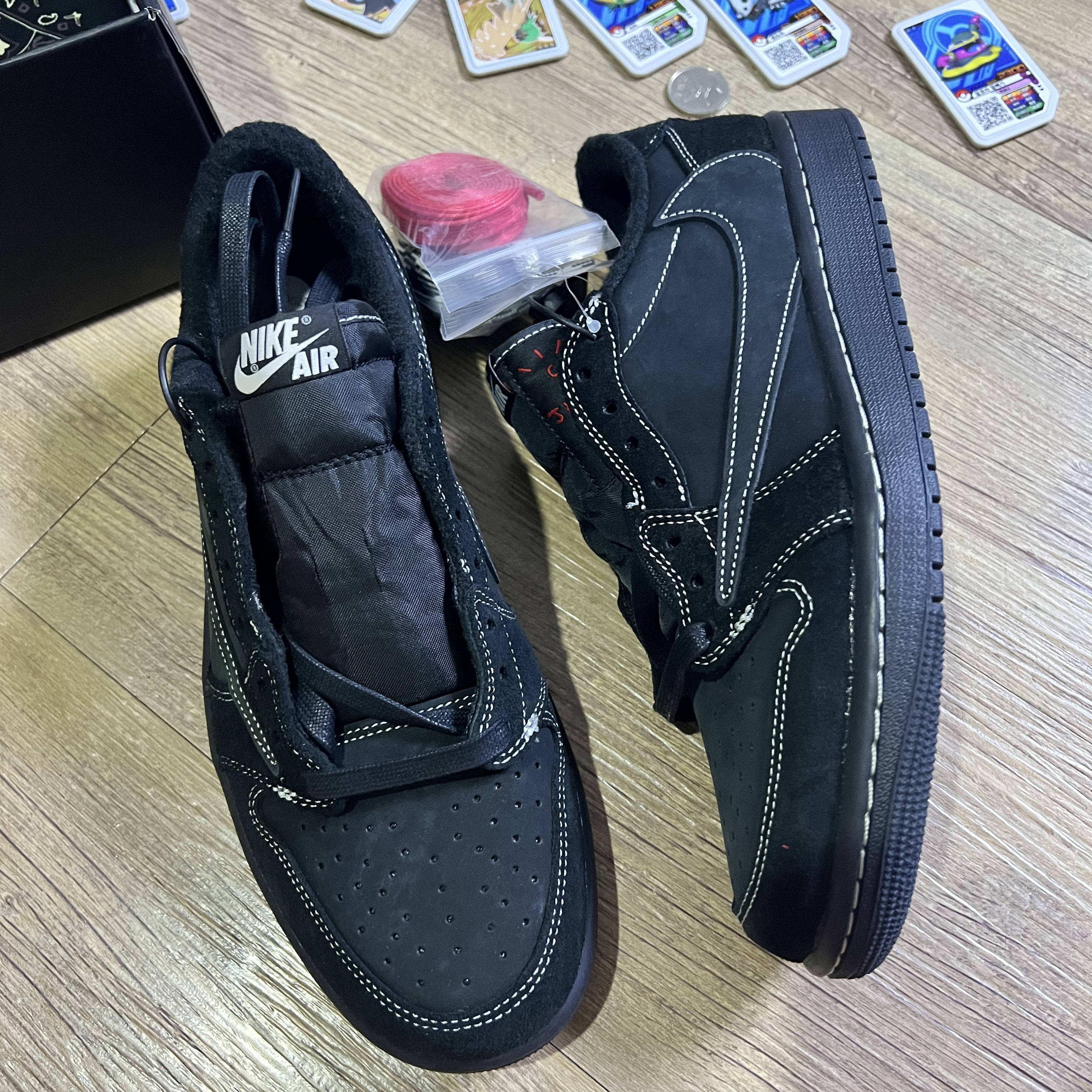 Jordan 1 x Travis Scott Retro Low OG SP Black Phantom 착용 스타일 - 4