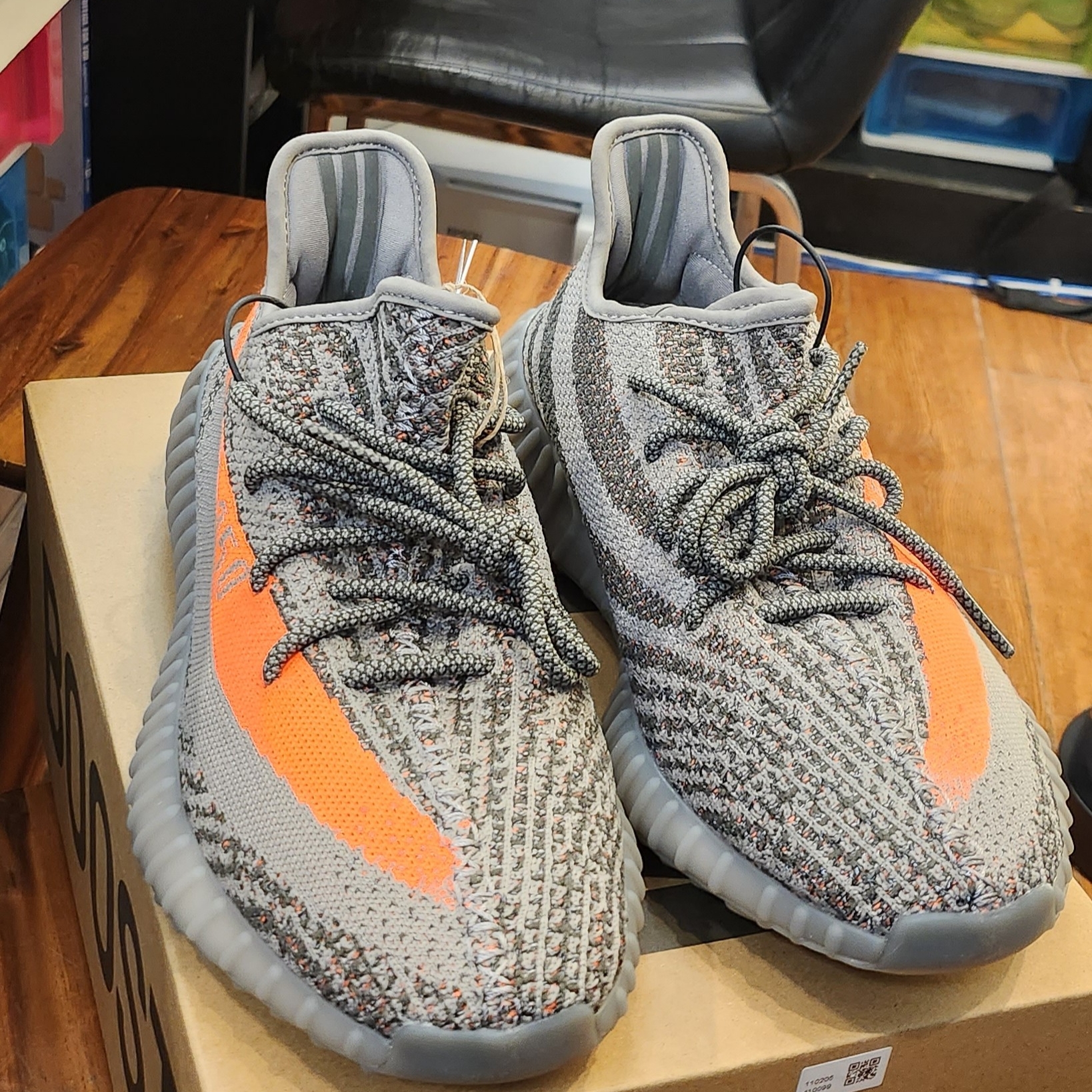 Adidas Yeezy Boost 350 V2 Beluga - Reflective 착용 스타일 - 3