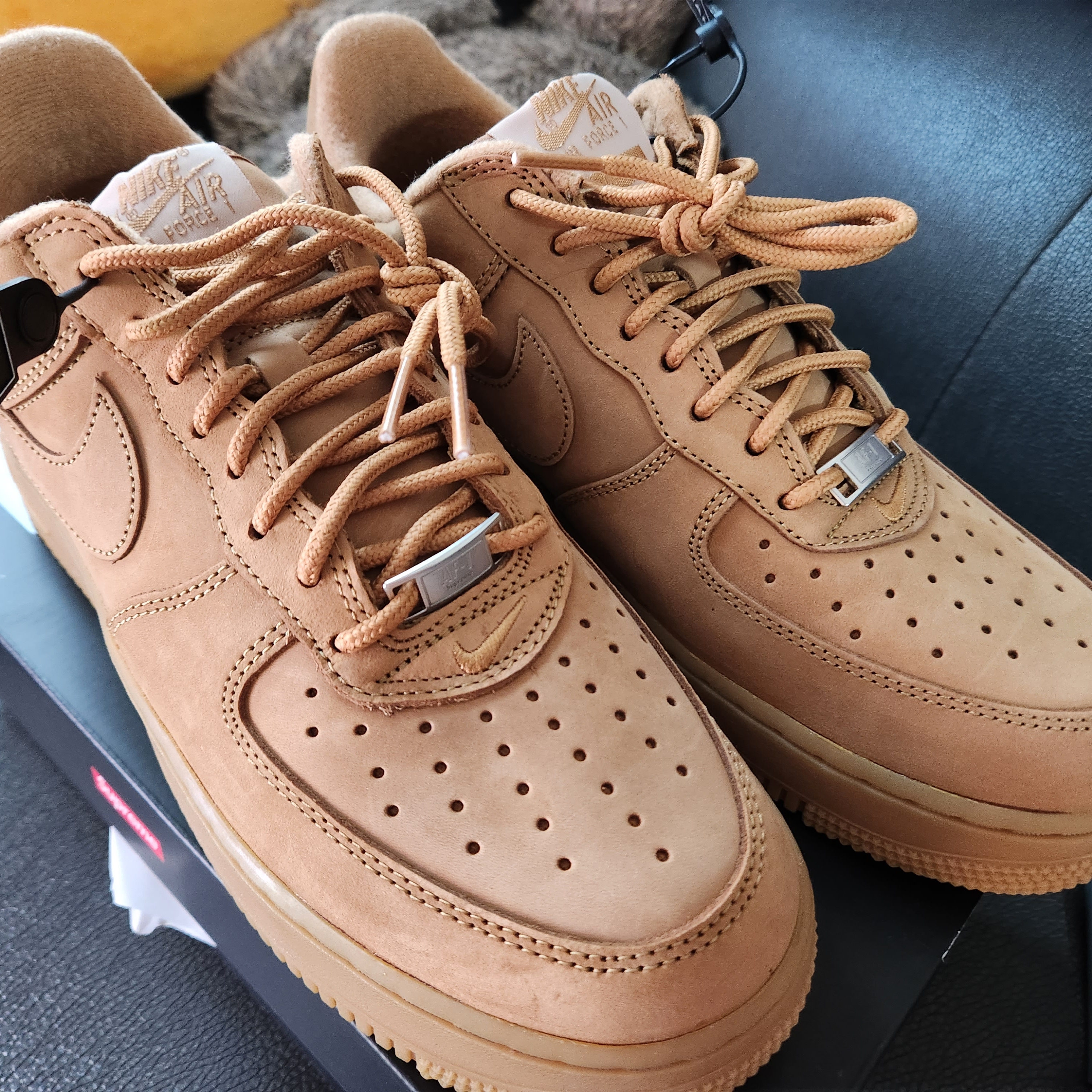 Nike x Supreme Air Force 1 Low Flax 착용 스타일 - 2
