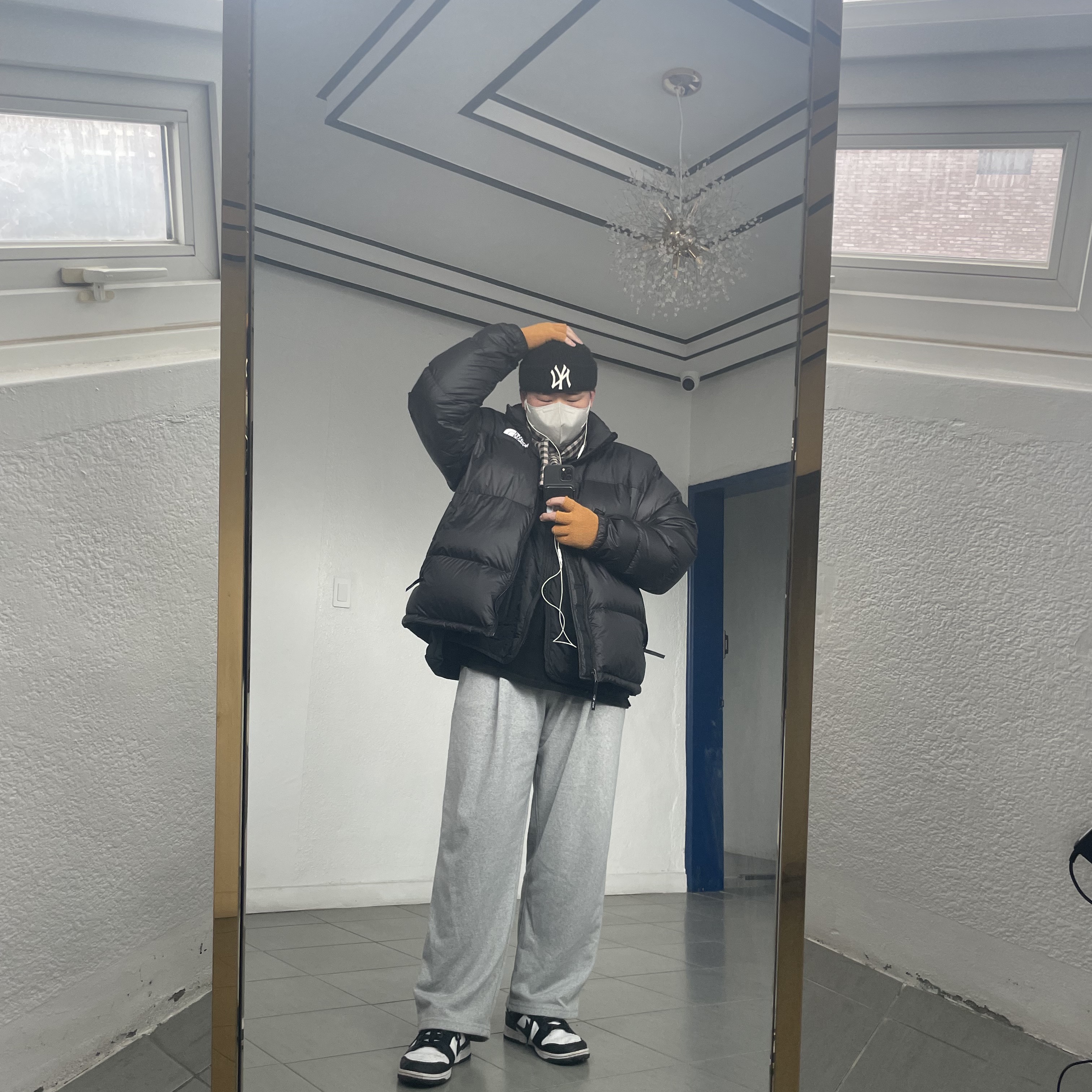 The North Face 1996 Eco Nuptse Jacket Black, Nike Dunk Low Retro Black 착용 스타일