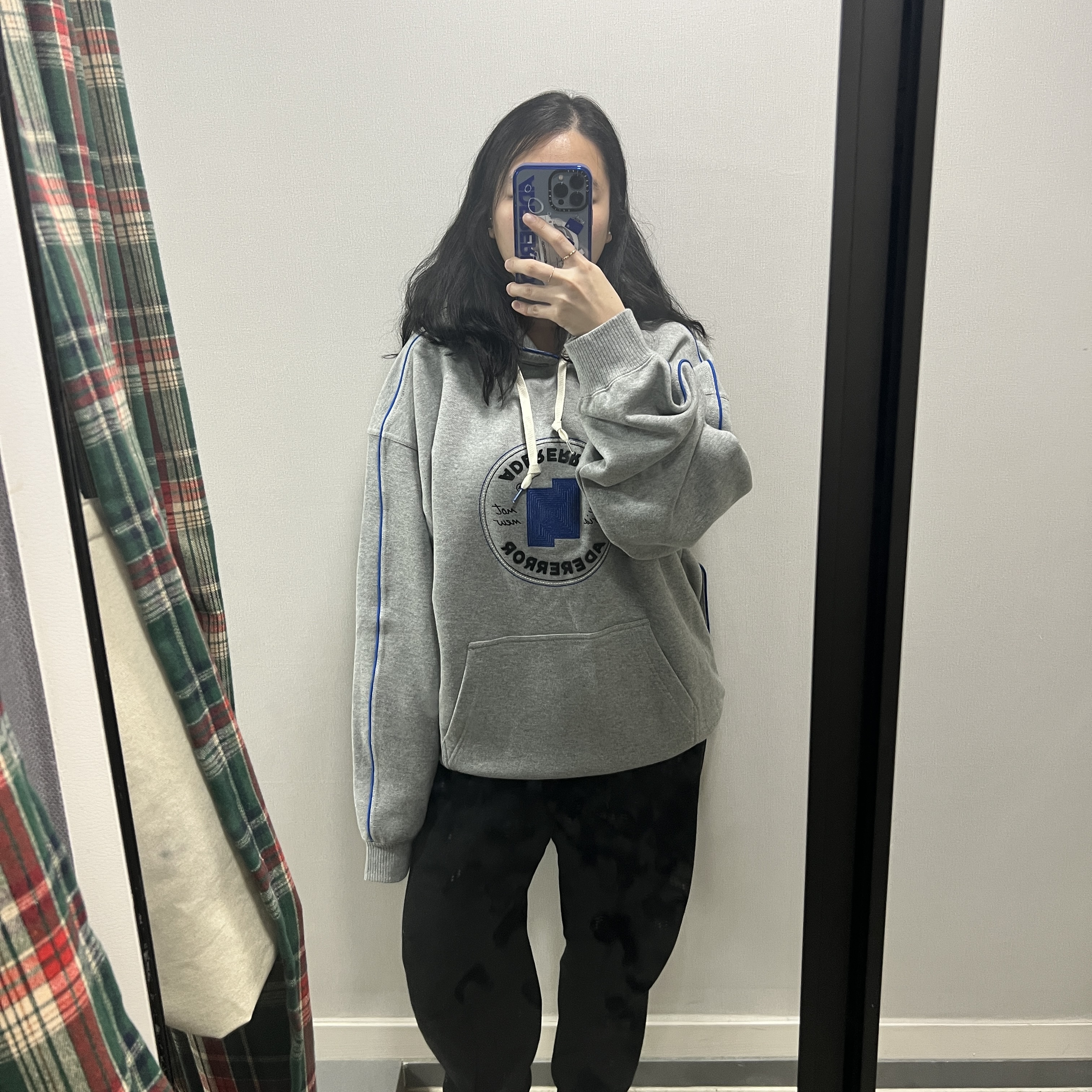 Converse x Ader Error Shapes Pullover Hoodie Vintage Grey Heather 착용 스타일 - 2