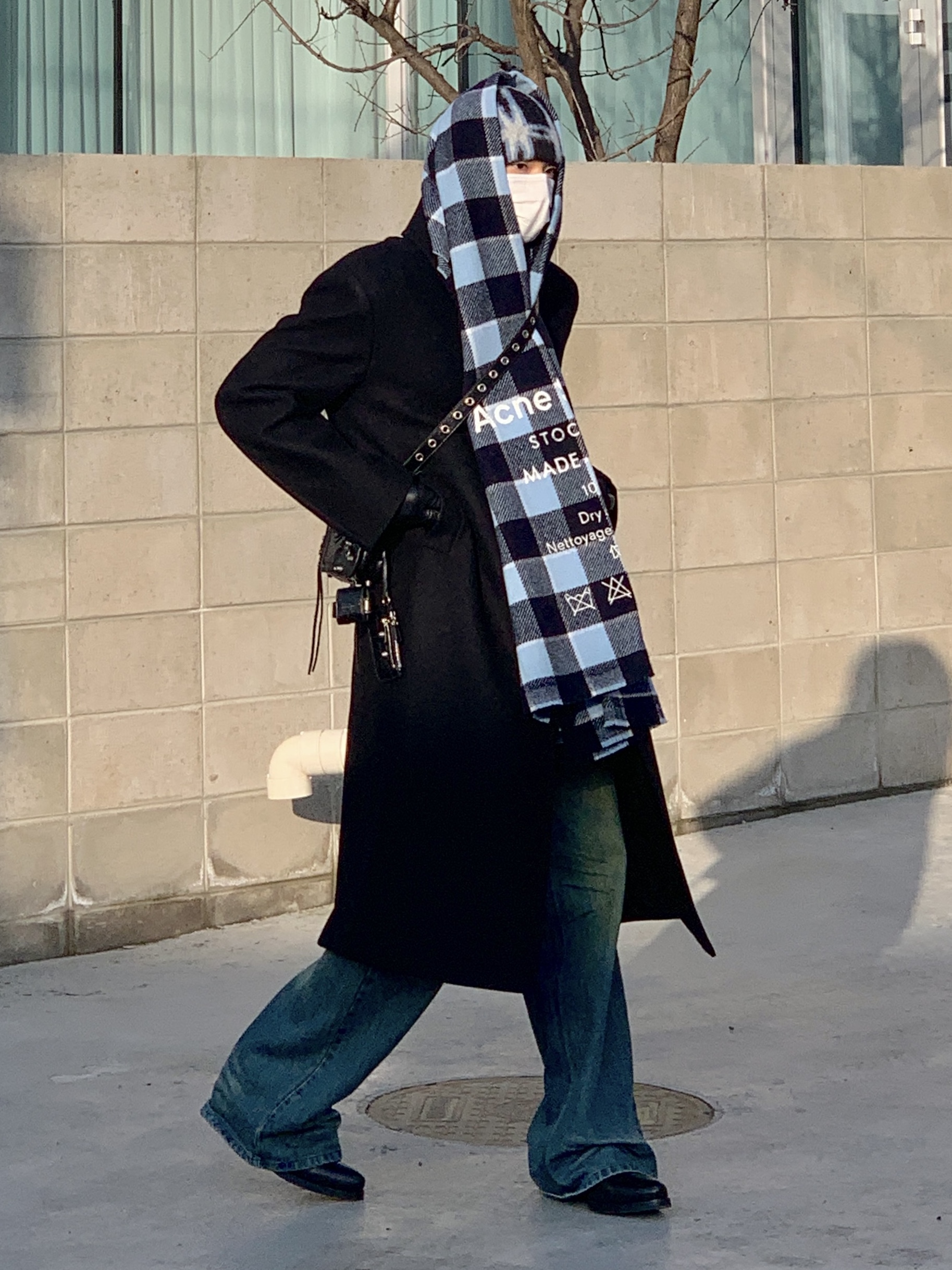 Our Legacy Cuban Boot Black, Acne Studios Tartan Check Muffler Blue Beige 착용 스타일 - 1