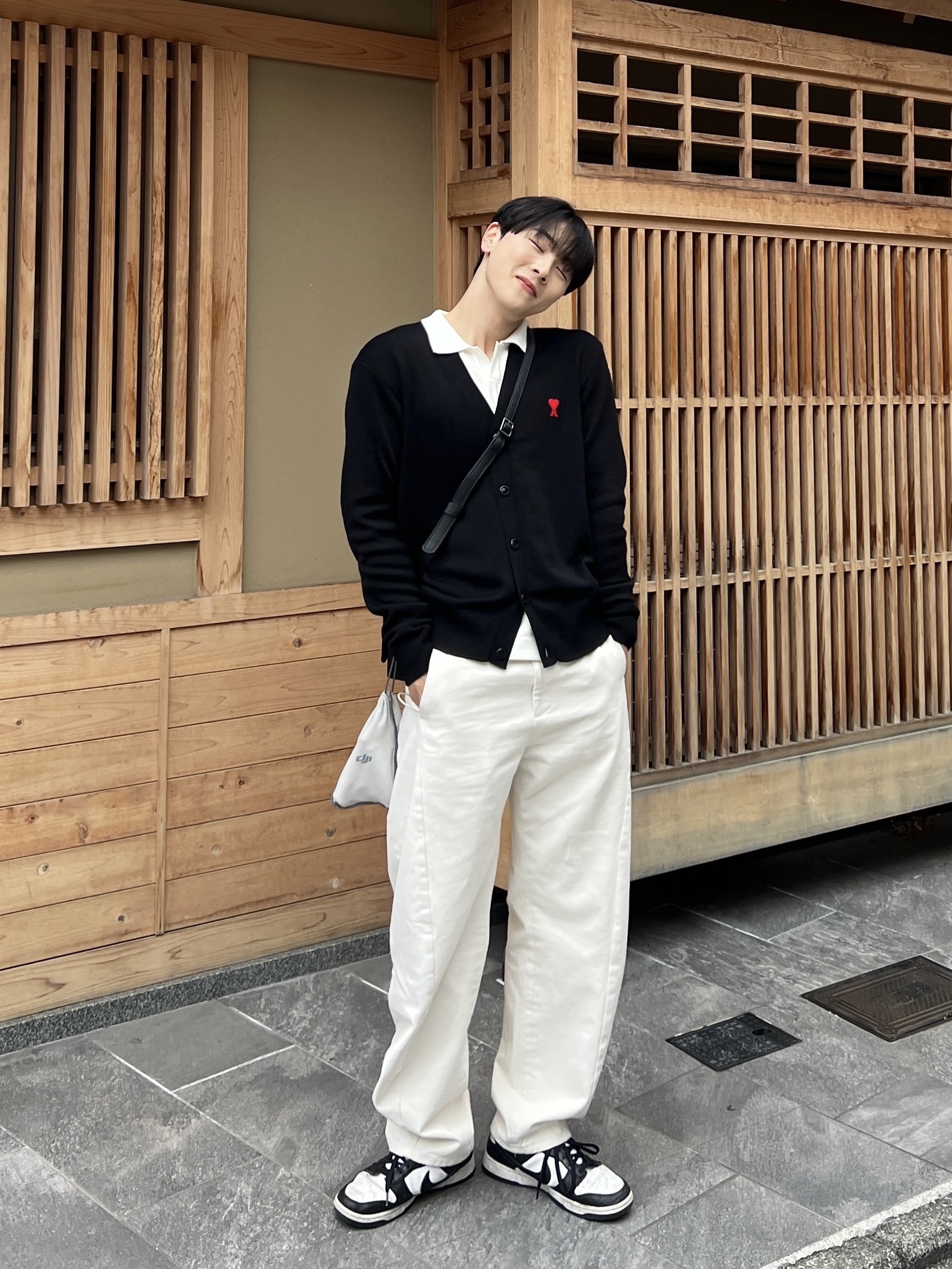 AMI de Coeur Wool Cardigan Black, Nike Dunk Low Retro Black 착용 스타일 - 1