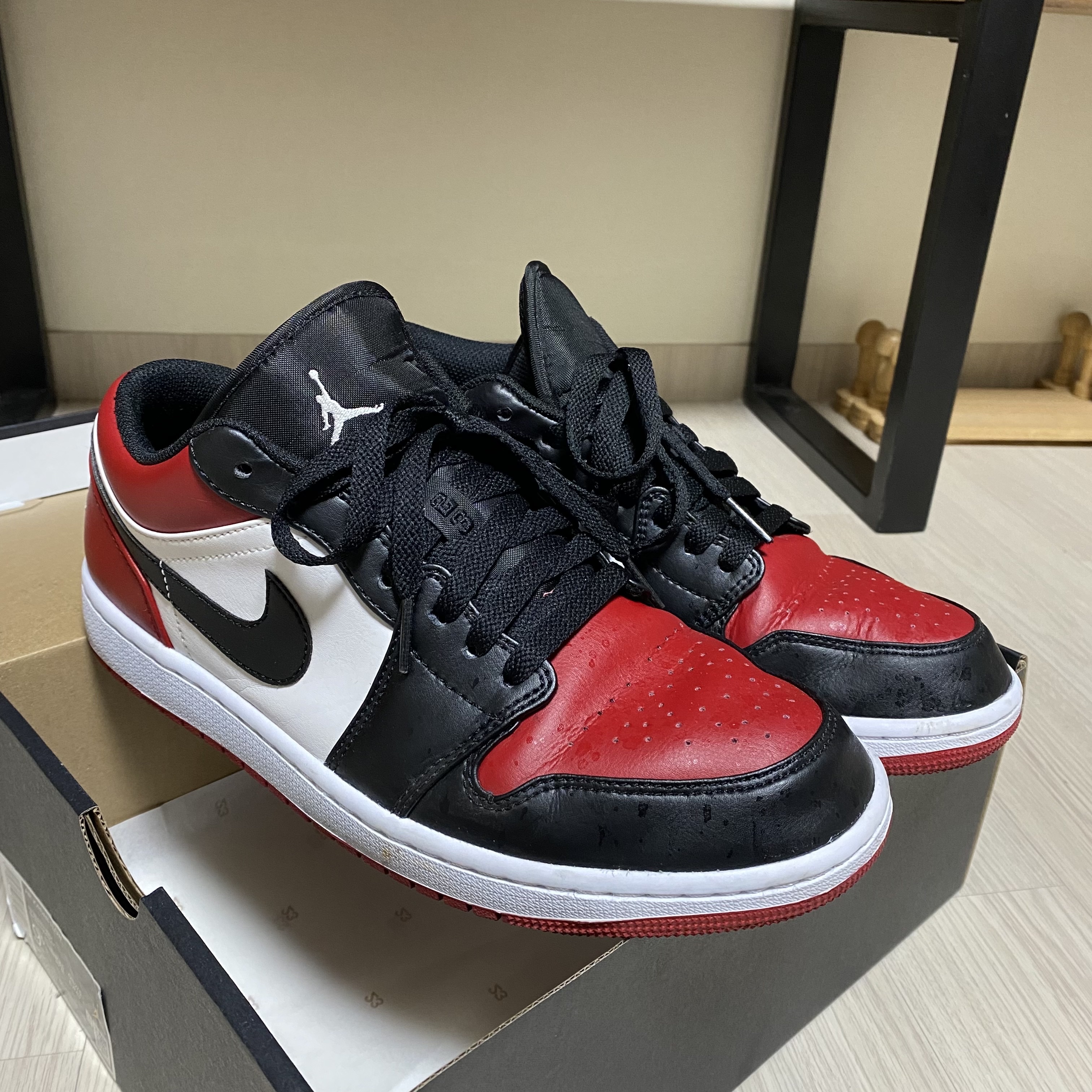 Jordan 1 Low Bred Toe 착용 스타일 - 3