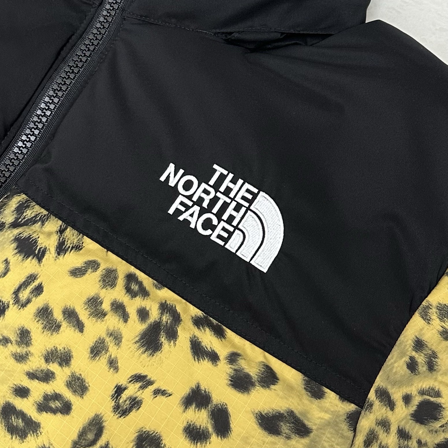 The North Face White Label Novelty Nuptse Down Jacket P Gold 착용 스타일 - 1