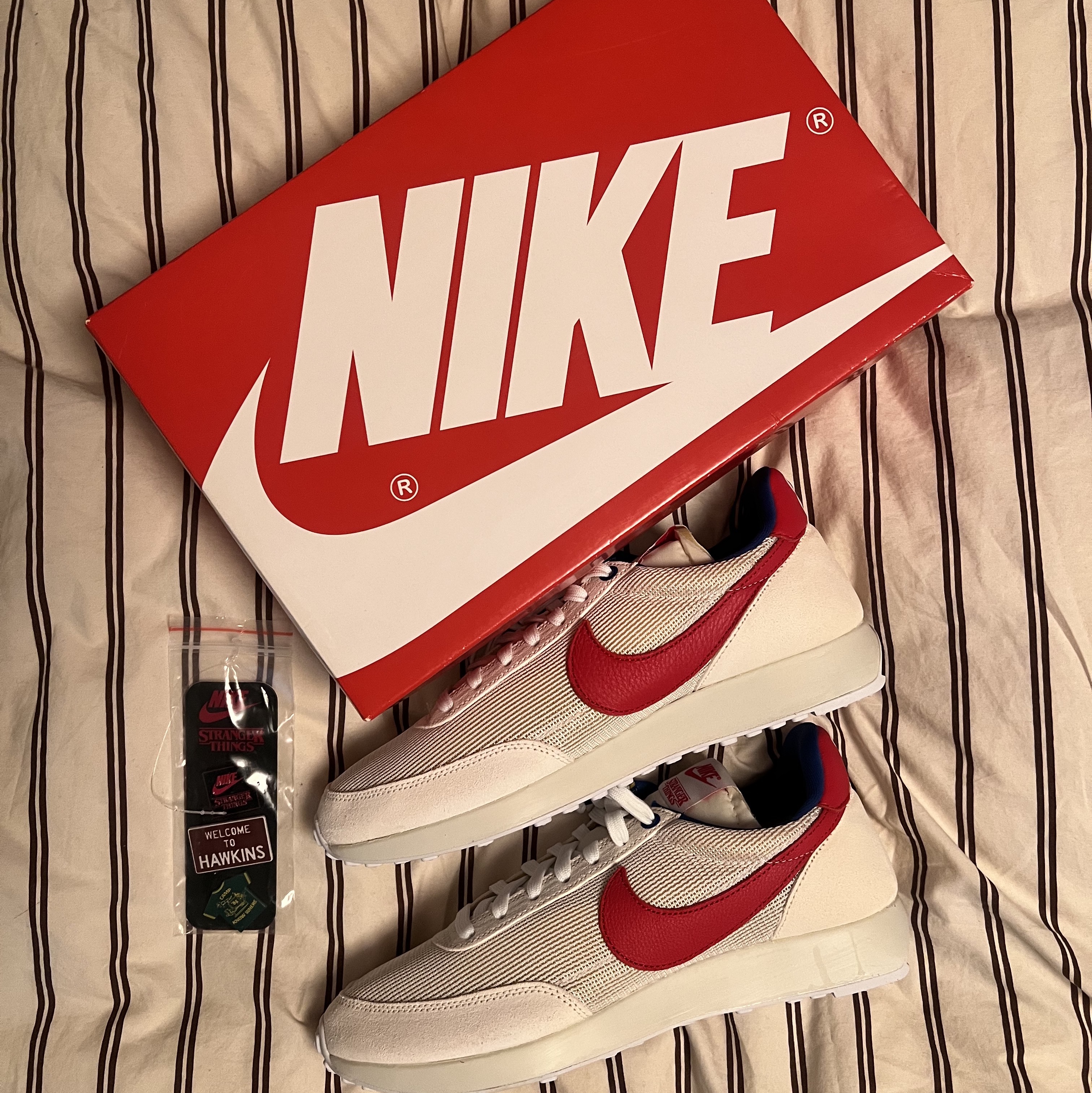 Nike x Stranger Things Tailwind 79 Independence Day Pack 착용 스타일 - 1