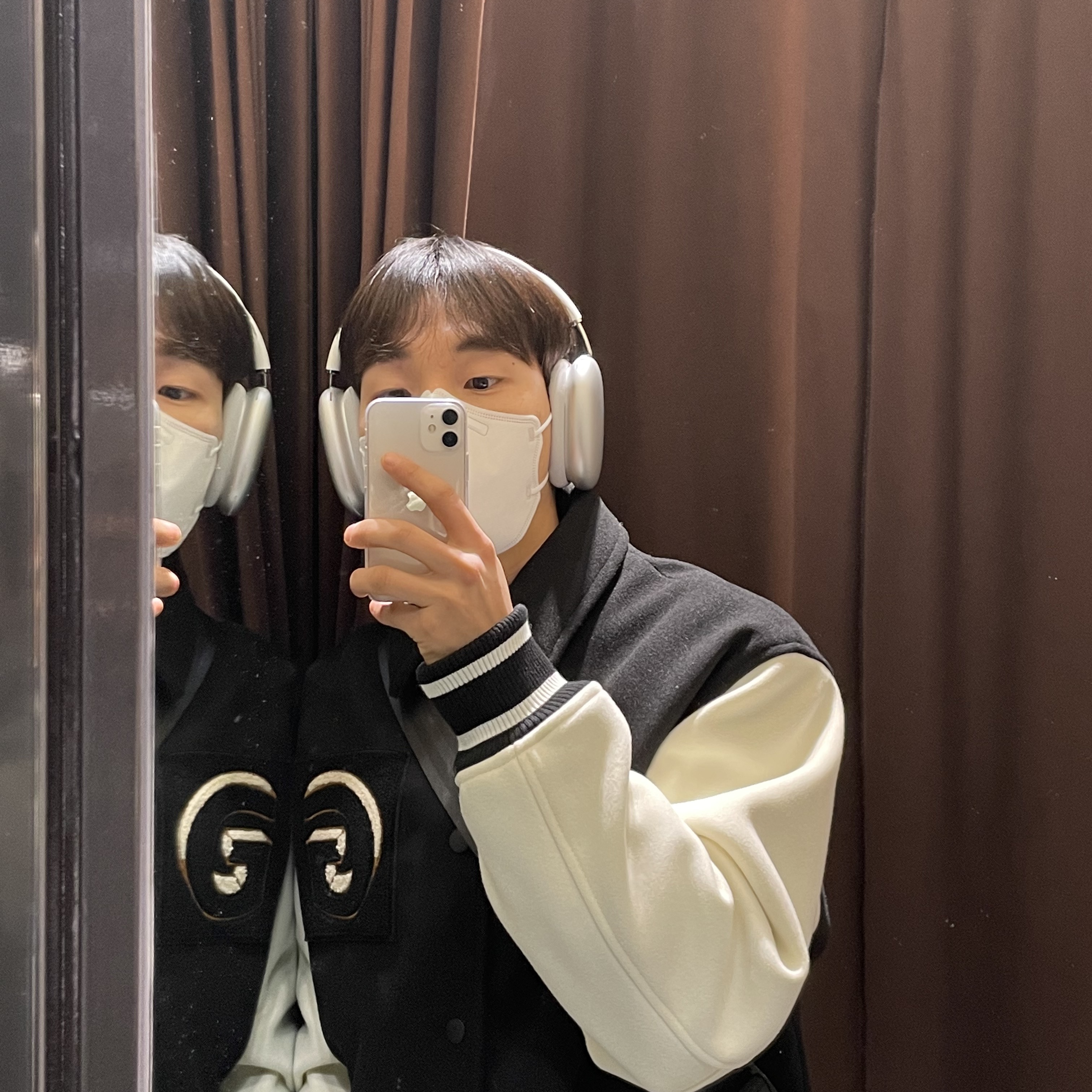 Apple AirPods Max Lightning Silver (Korean Ver.) 착용 스타일 - 2