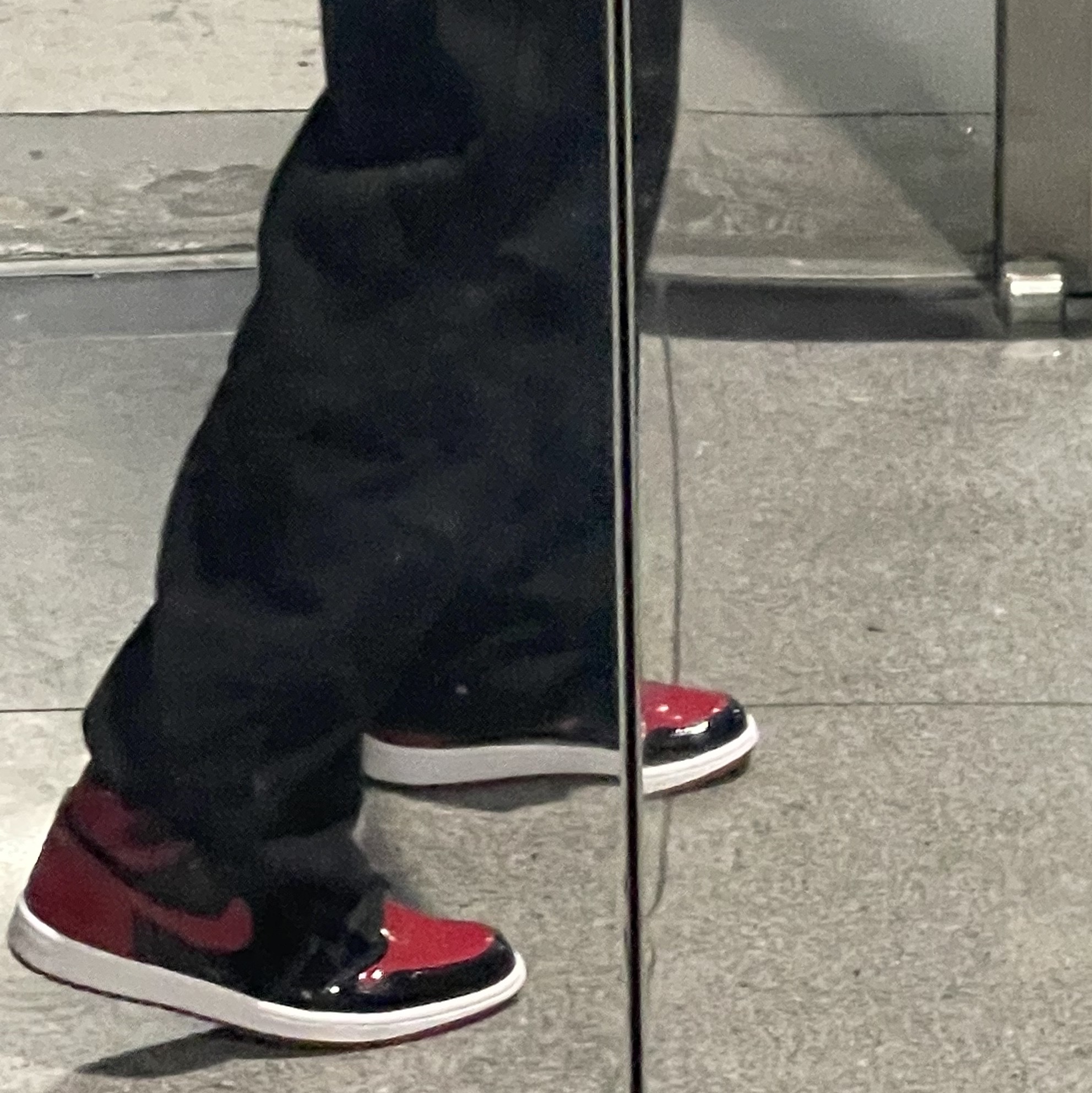 Jordan 1 Retro High OG Chicago 2022, Jordan 1 Retro High OG Patent Bred 착용 스타일 - 5