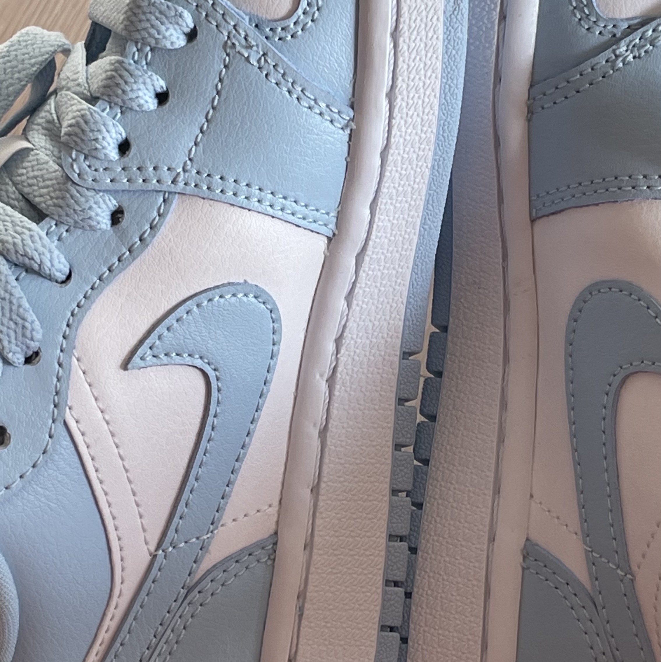 (W) Jordan 1 Low White Ice Blue 착용 스타일
