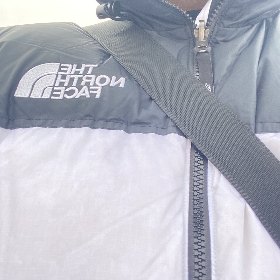 The North Face 1996 Eco Nuptse Jacket White 착용 스타일