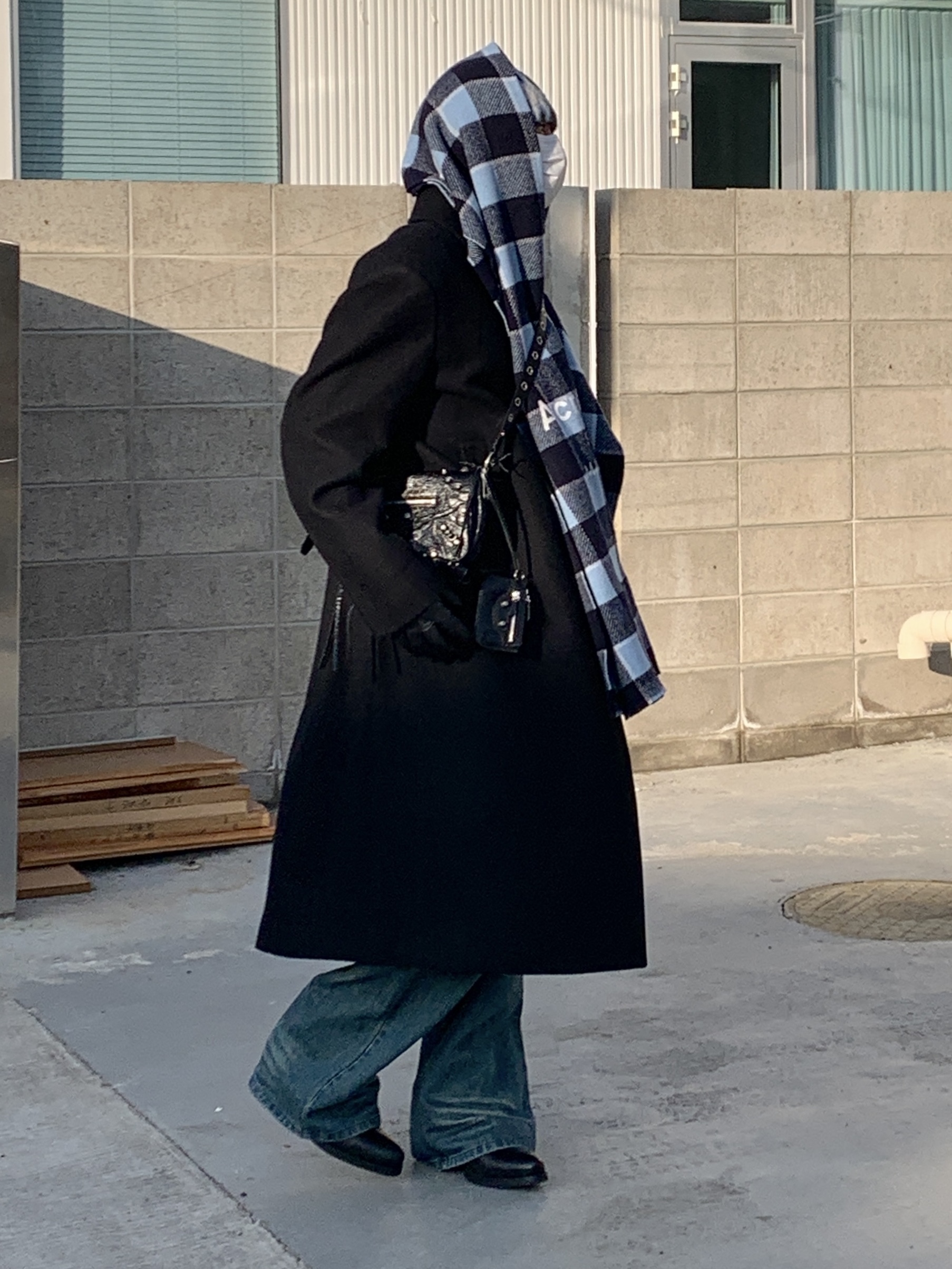 Our Legacy Cuban Boot Black, Acne Studios Tartan Check Muffler Blue Beige 착용 스타일 - 2