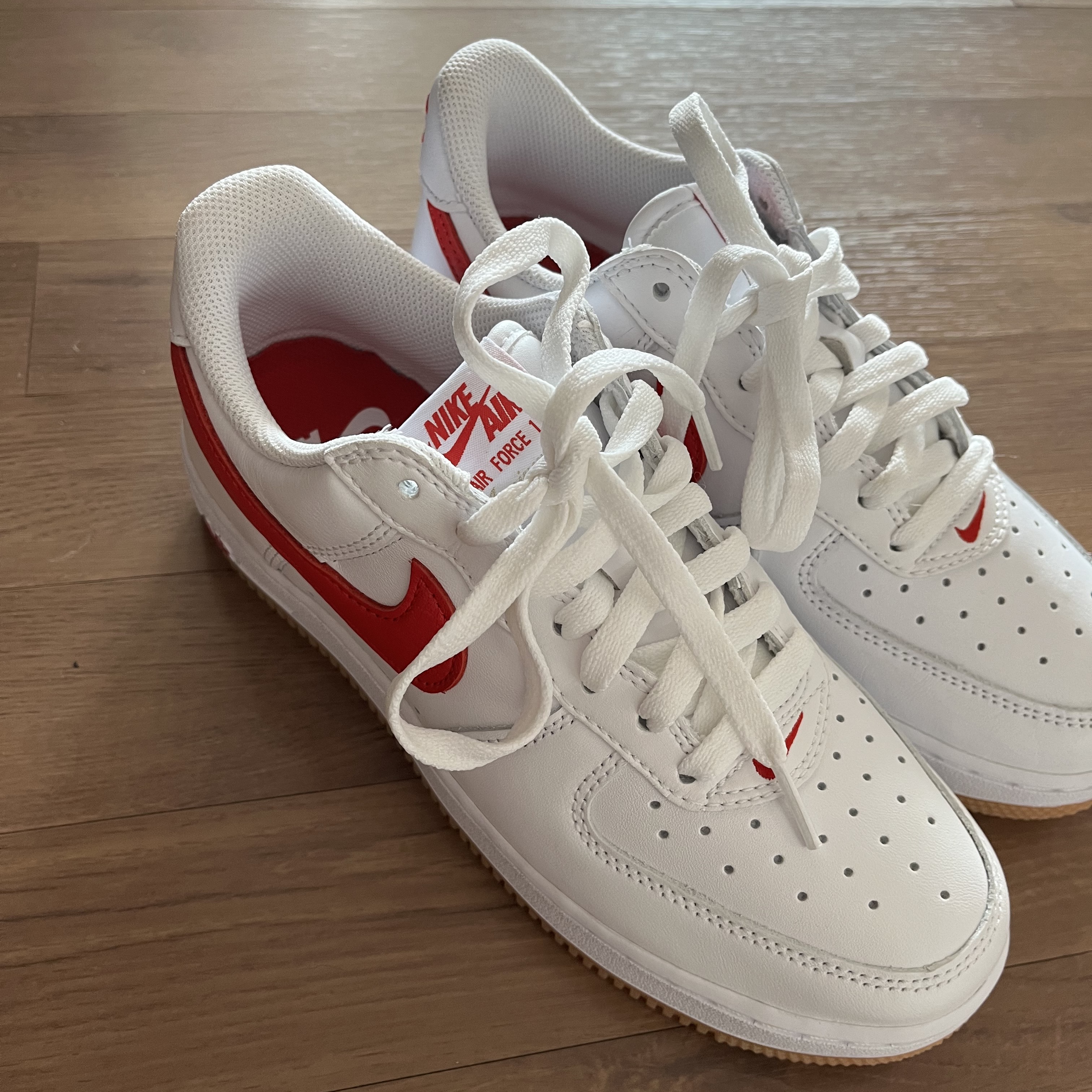 Nike Air Force 1 Low Retro Color of the Month University Red 착용 스타일 - 1