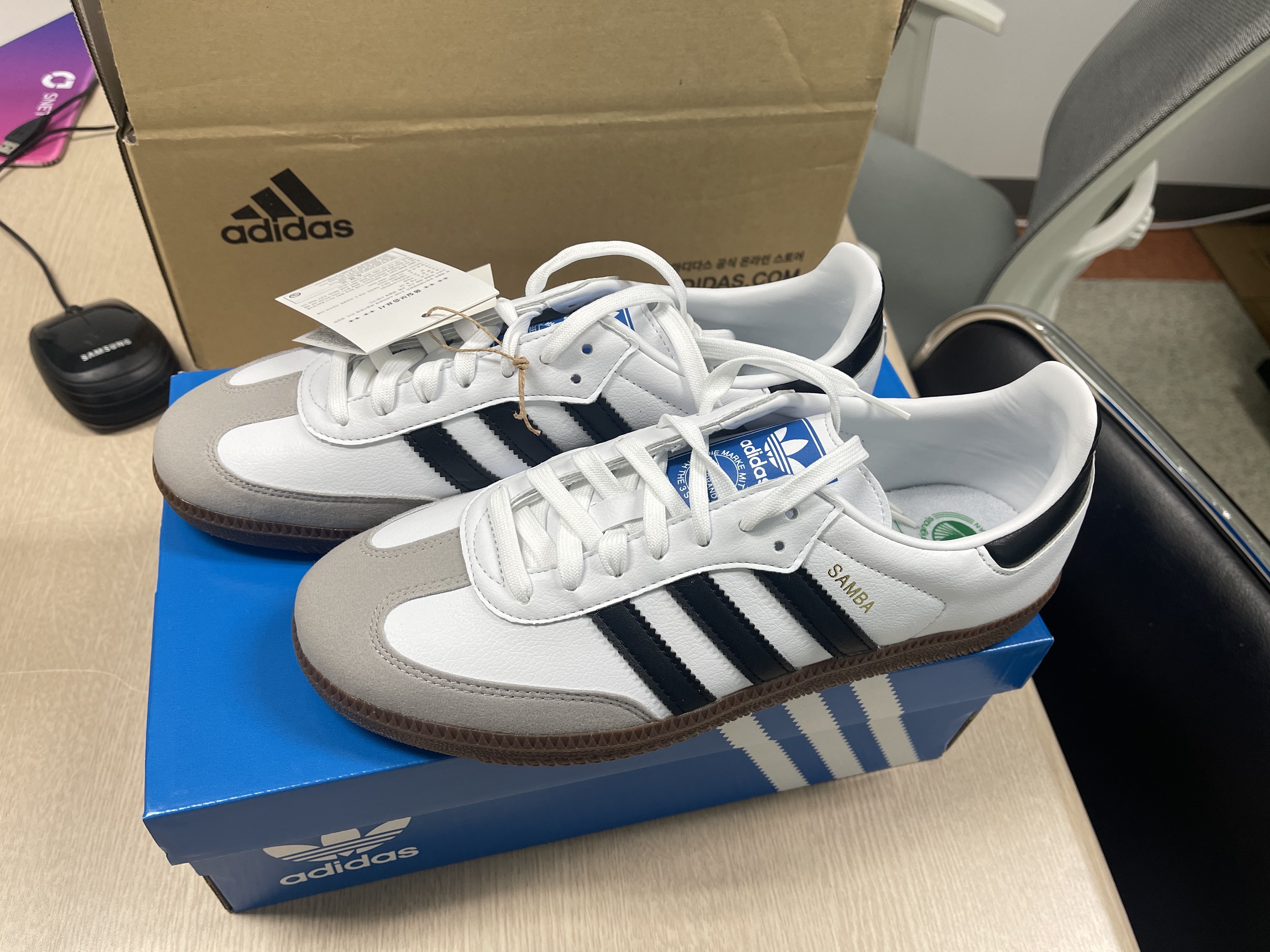 Adidas Samba Vegan White Black 착용 스타일