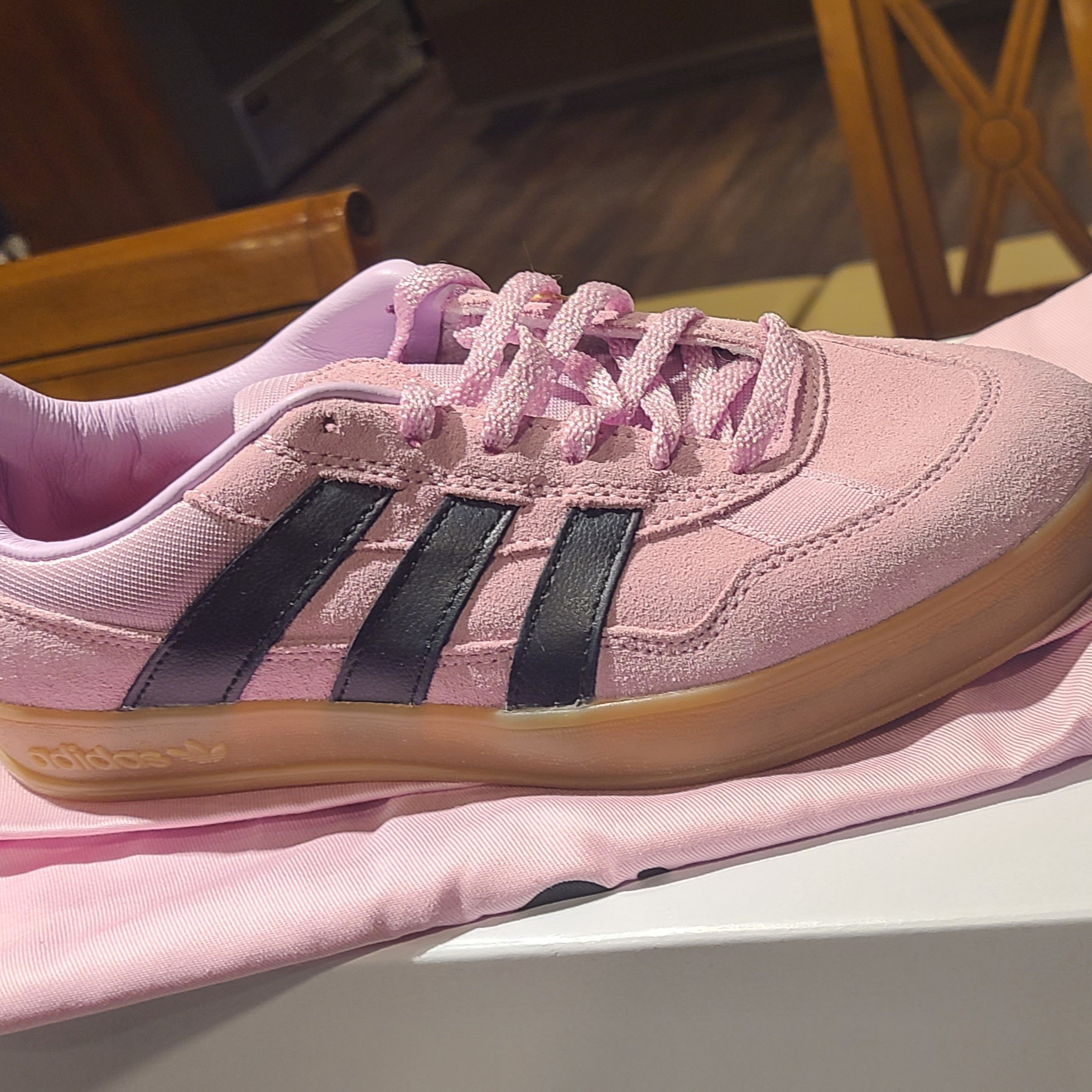 Adidas x Mark Gonzales Aloha Super Light Orchid Core Black 착용 스타일 - 4