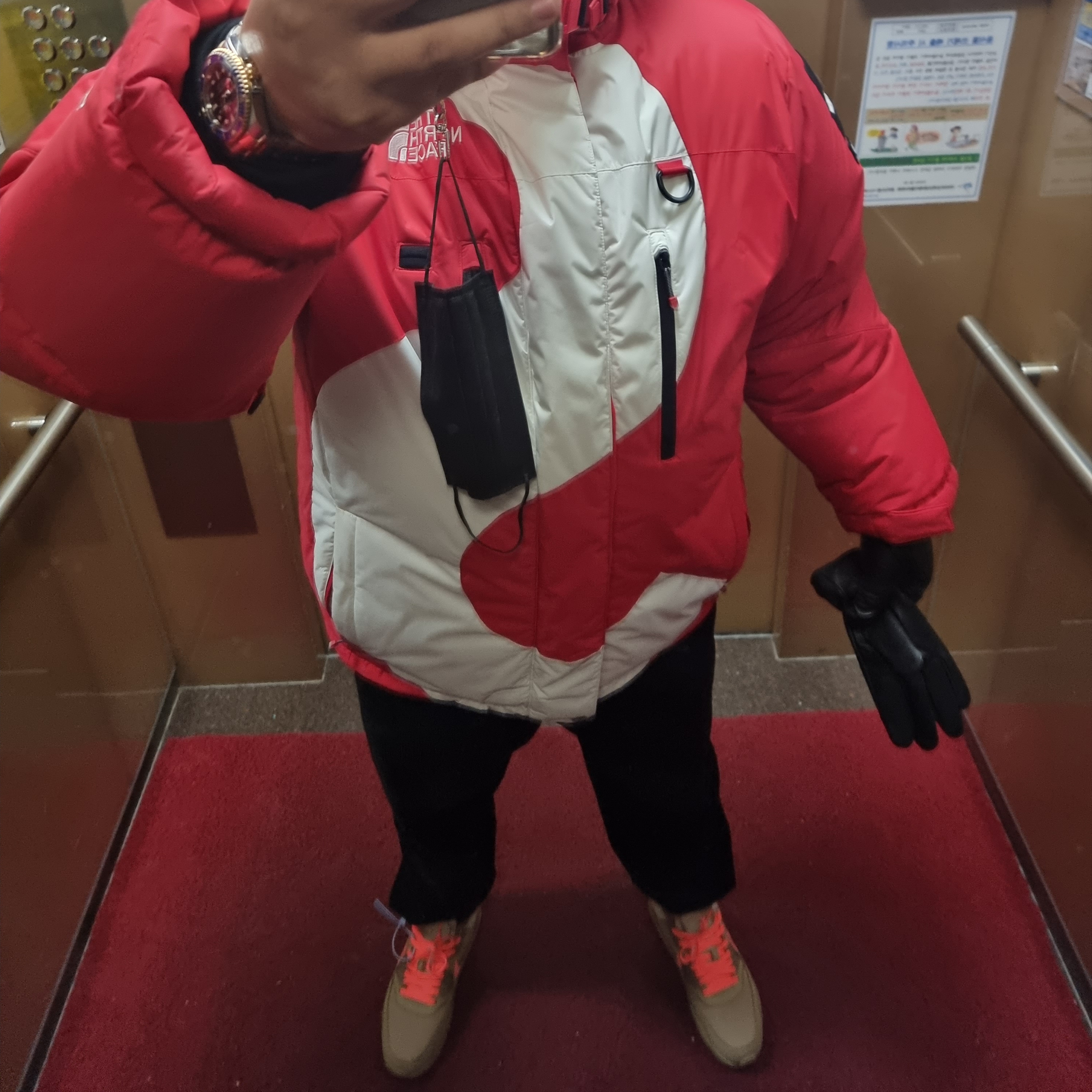 Supreme x The North Face S Logo Summit Series Himalayan Parka Red - 20FW, Nike x Off-White Air Max 90 V2 Desert Ore 착용 스타일 - 2