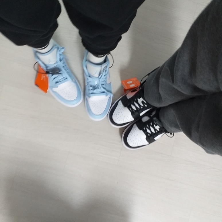 (W) Jordan 1 Low White Ice Blue 착용 스타일