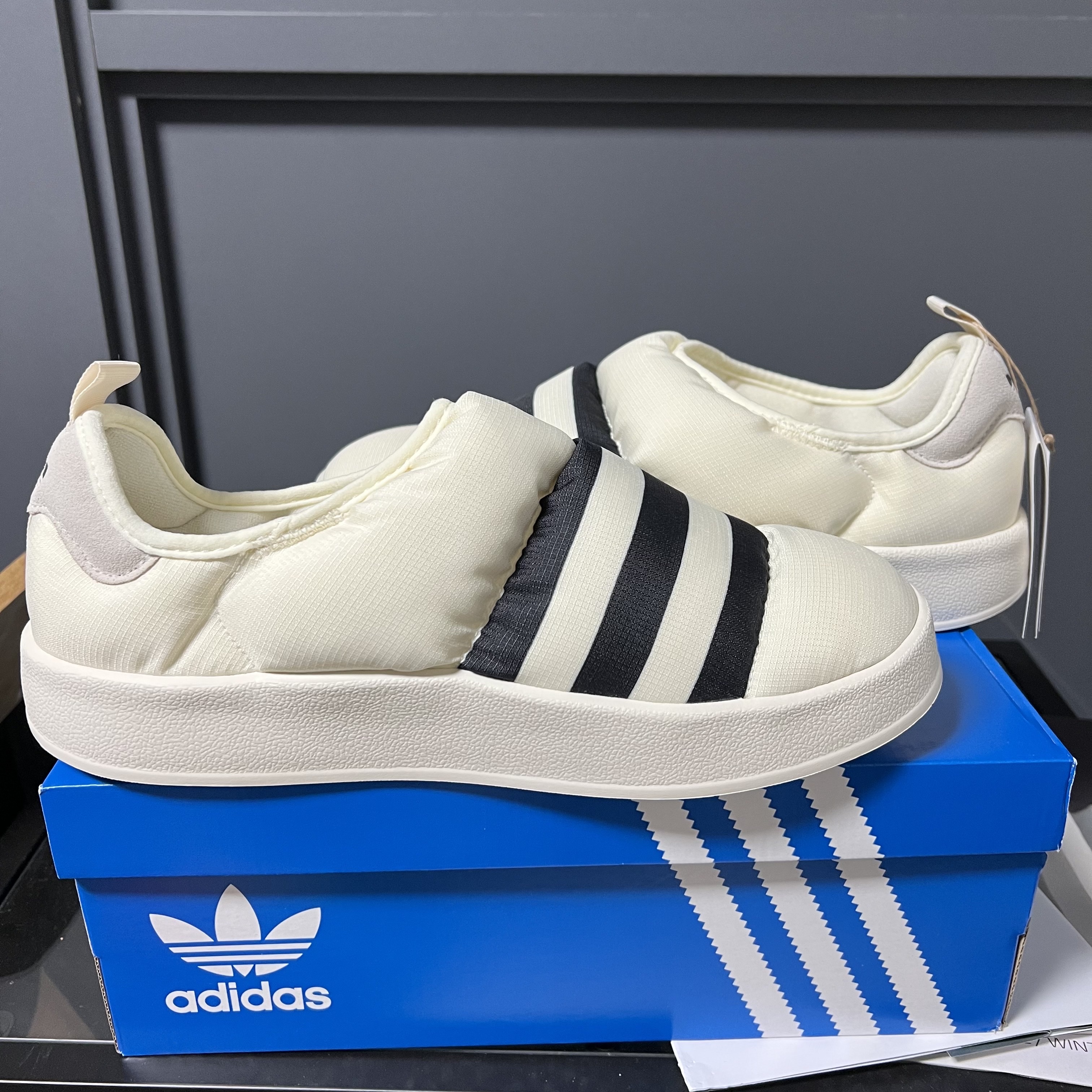 Adidas Puffylette Off White 착용 스타일