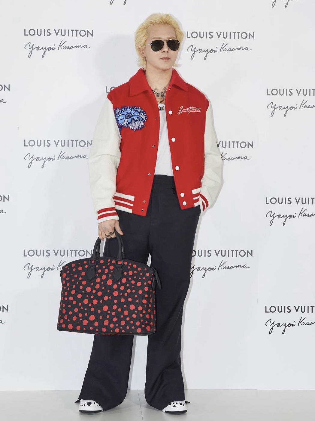 Louis Vuitton x YK Psychedelic Flower Embroidered Varsity Blouson Red, Louis Vuitton x YK LV Trainer Sneakers Black 착용 스타일