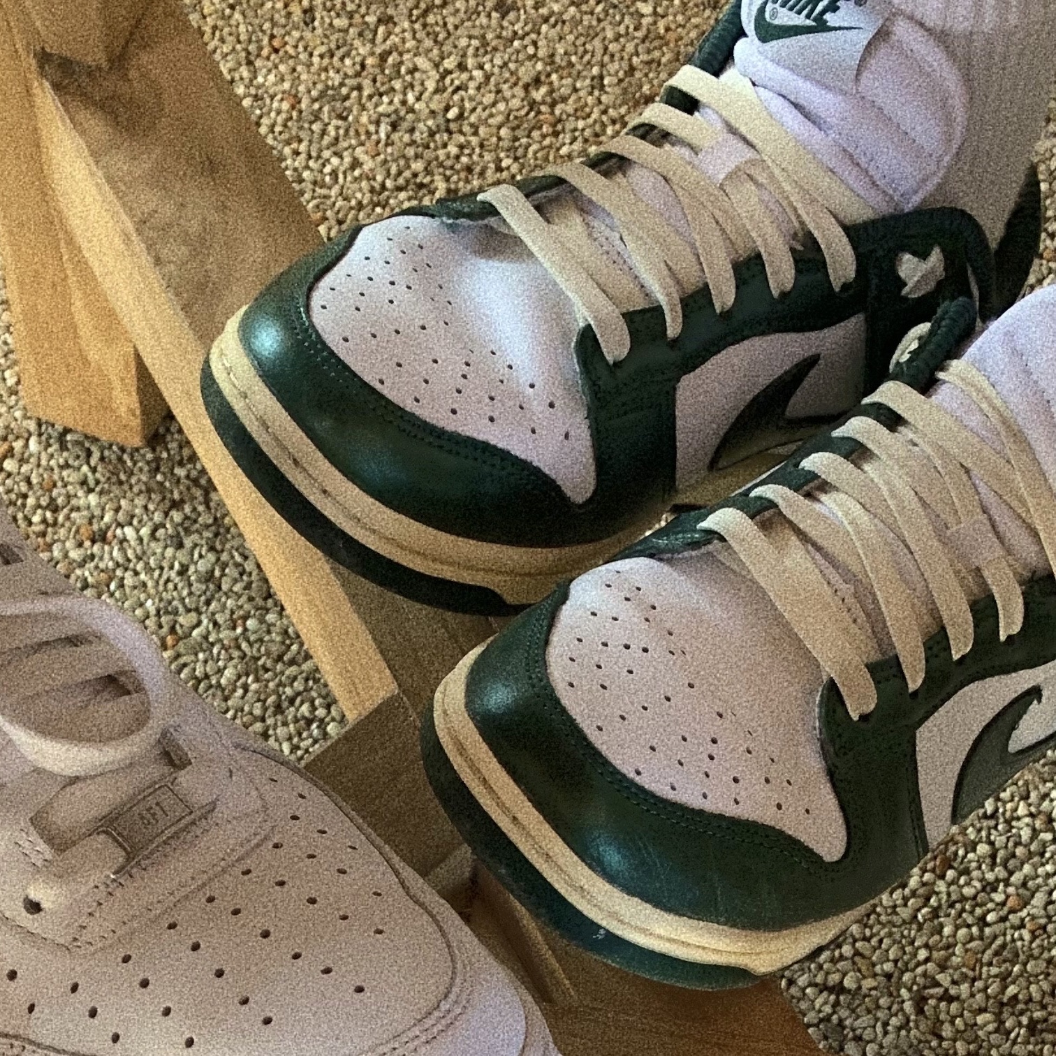 (W) Nike Dunk Low Vintage Green 착용 스타일