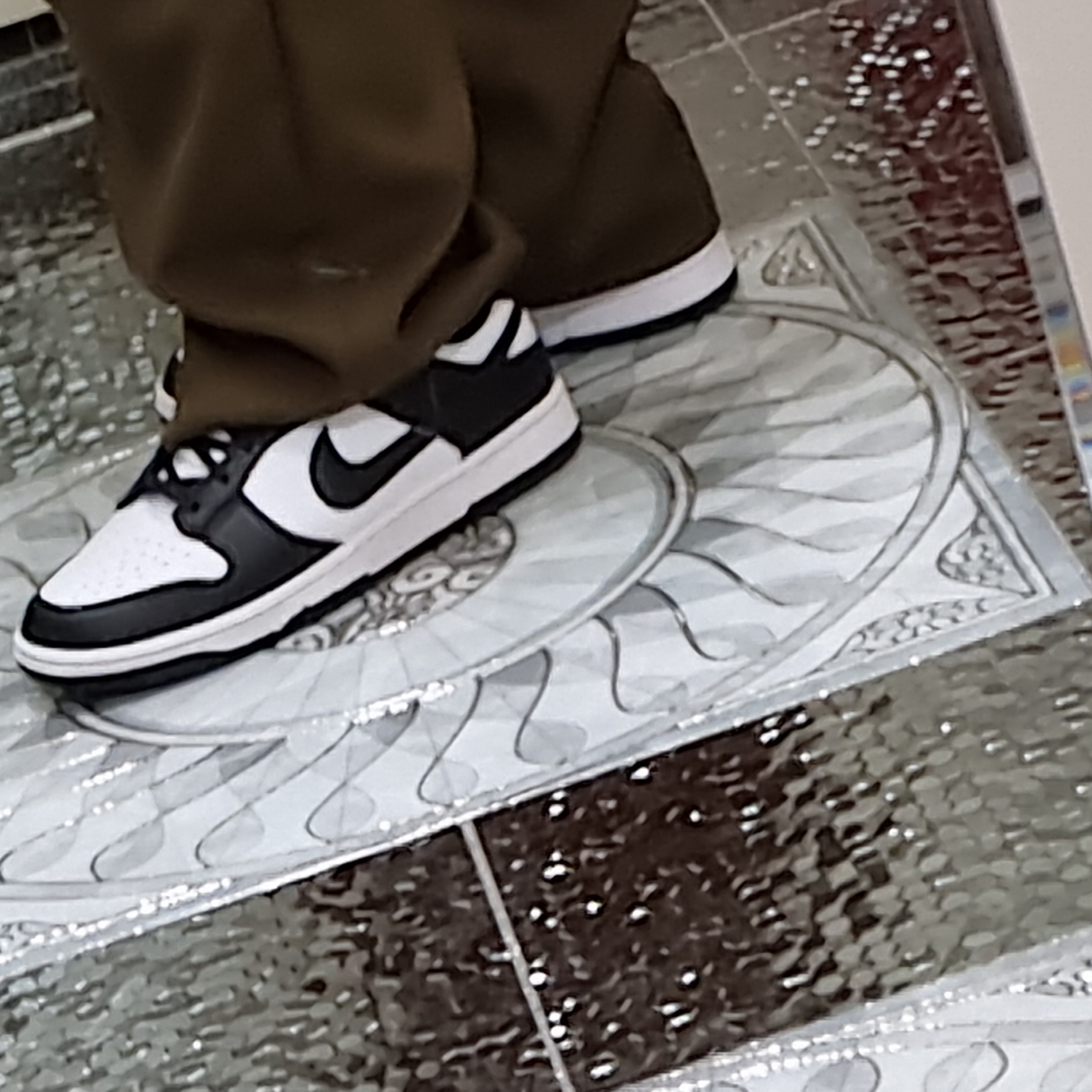 Nike Dunk Low Retro Black 착용 스타일