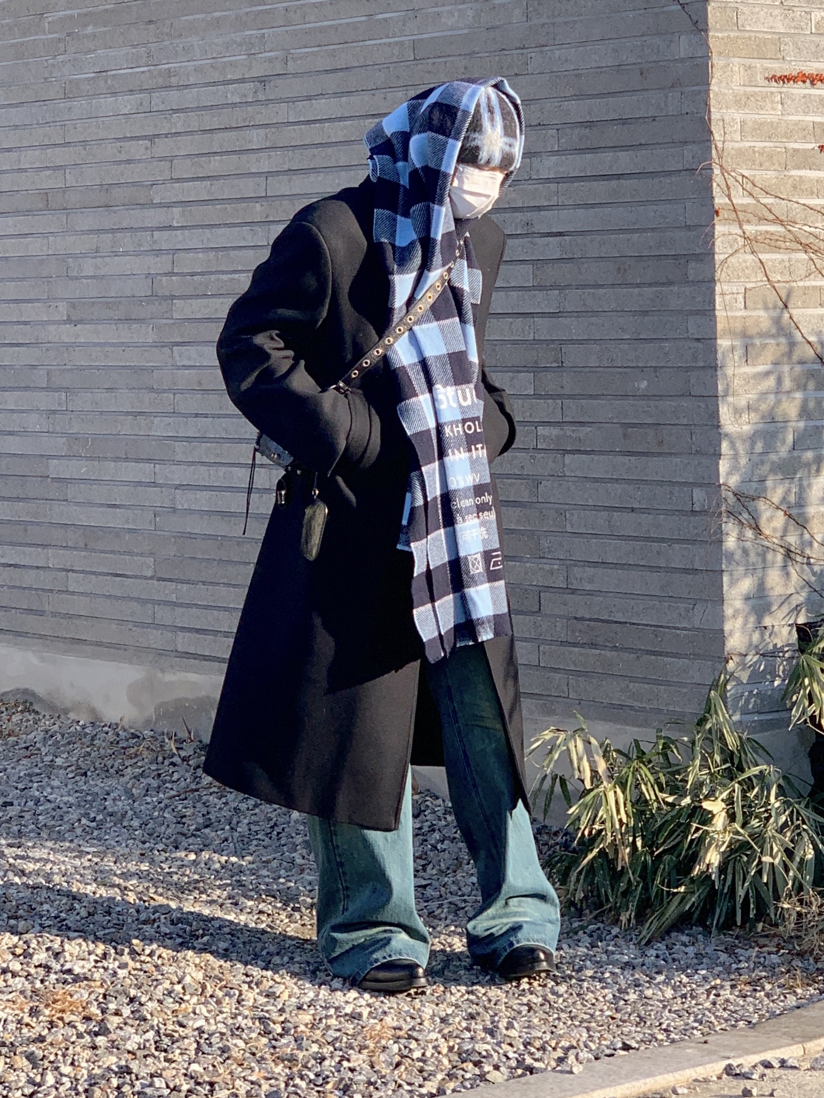 Our Legacy Cuban Boot Black, Acne Studios Tartan Check Muffler Blue Beige 착용 스타일 - 3