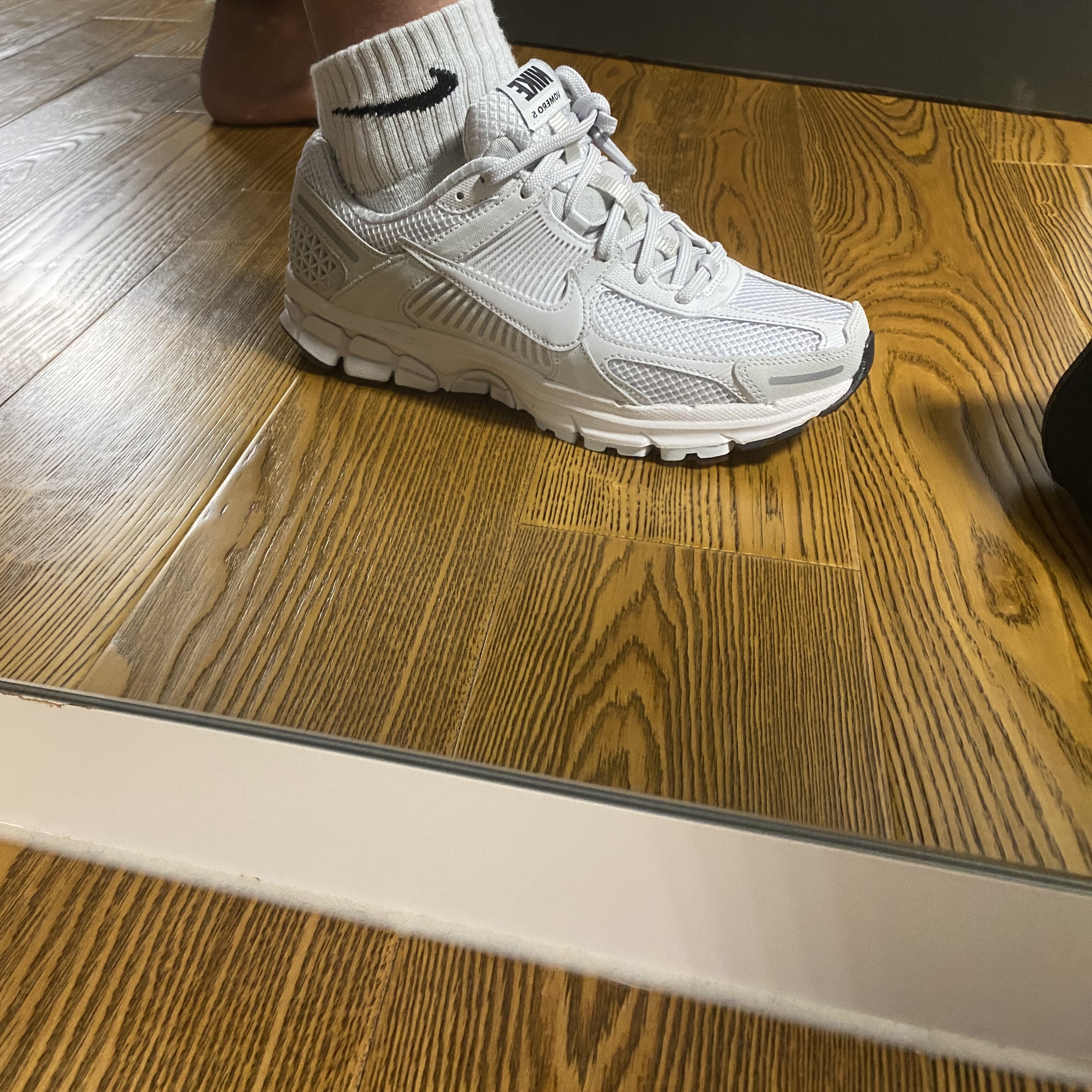 Nike Zoom Vomero 5 SP Vast Grey 2023, Nike Zoom Vomero 5 SP Anthracite 2023 착용 스타일 - 4