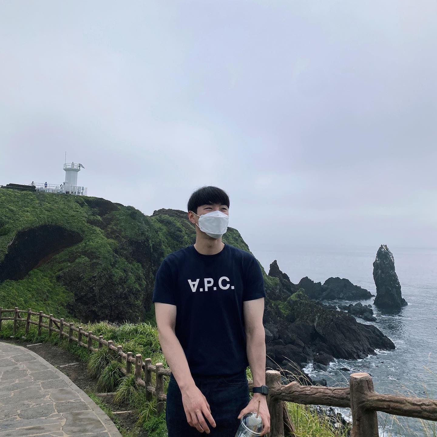 A.P.C. VPC T-Shirt Dark Navy 착용 스타일