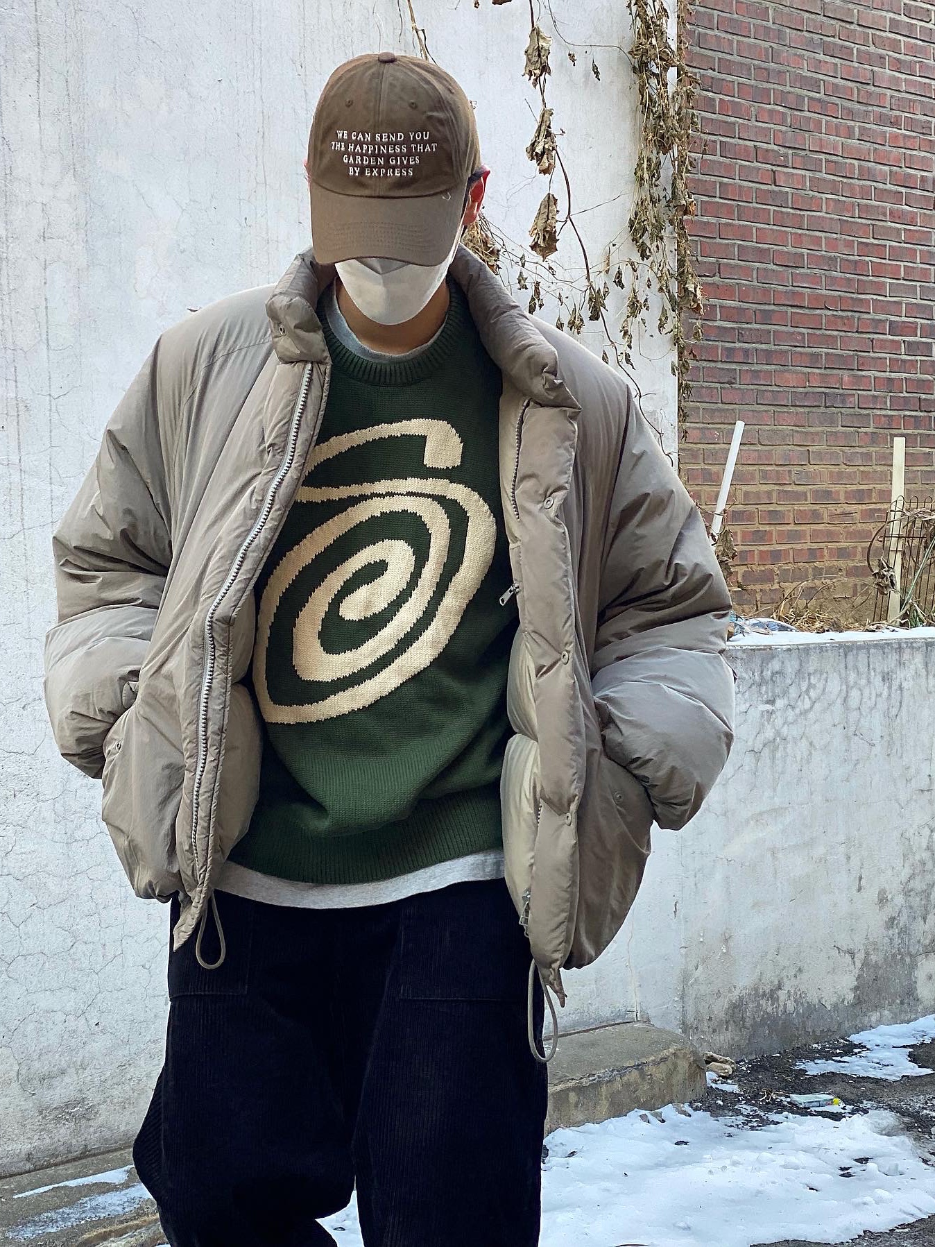 Stussy Curly S Sweater Green 착용 스타일 - 3