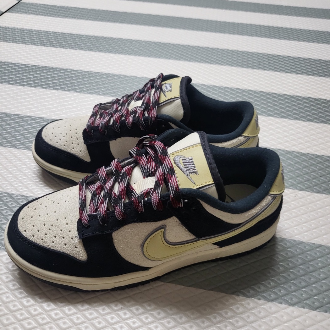 (W) Nike Dunk Low LX Black Suede 착용 스타일 - 1
