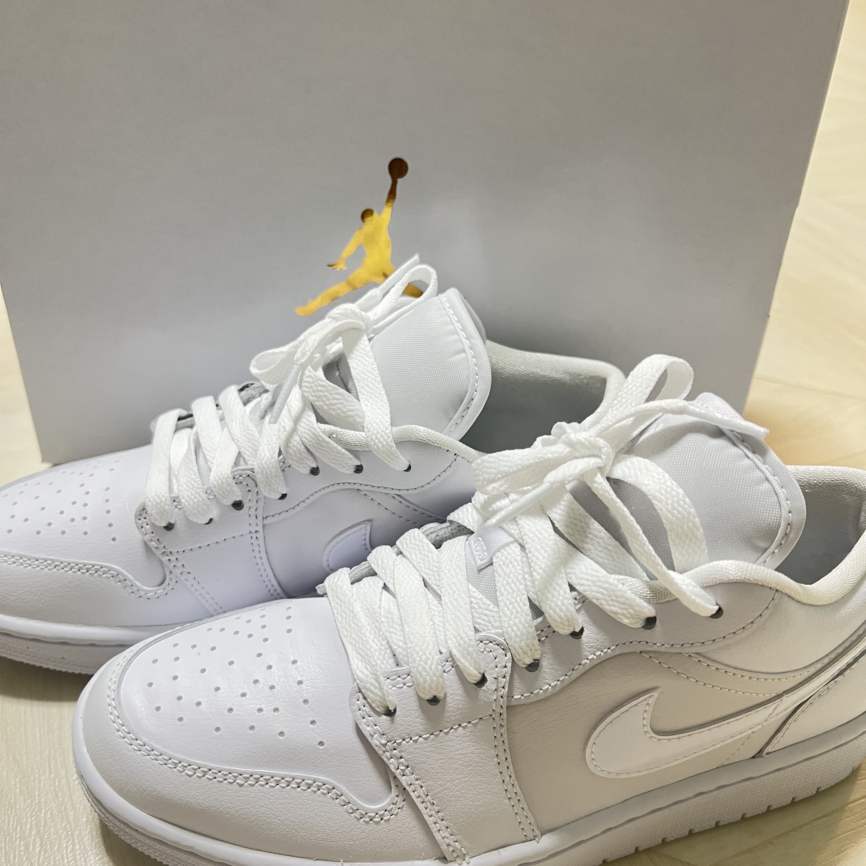 (W) Jordan 1 Low Triple White 2022 착용 스타일