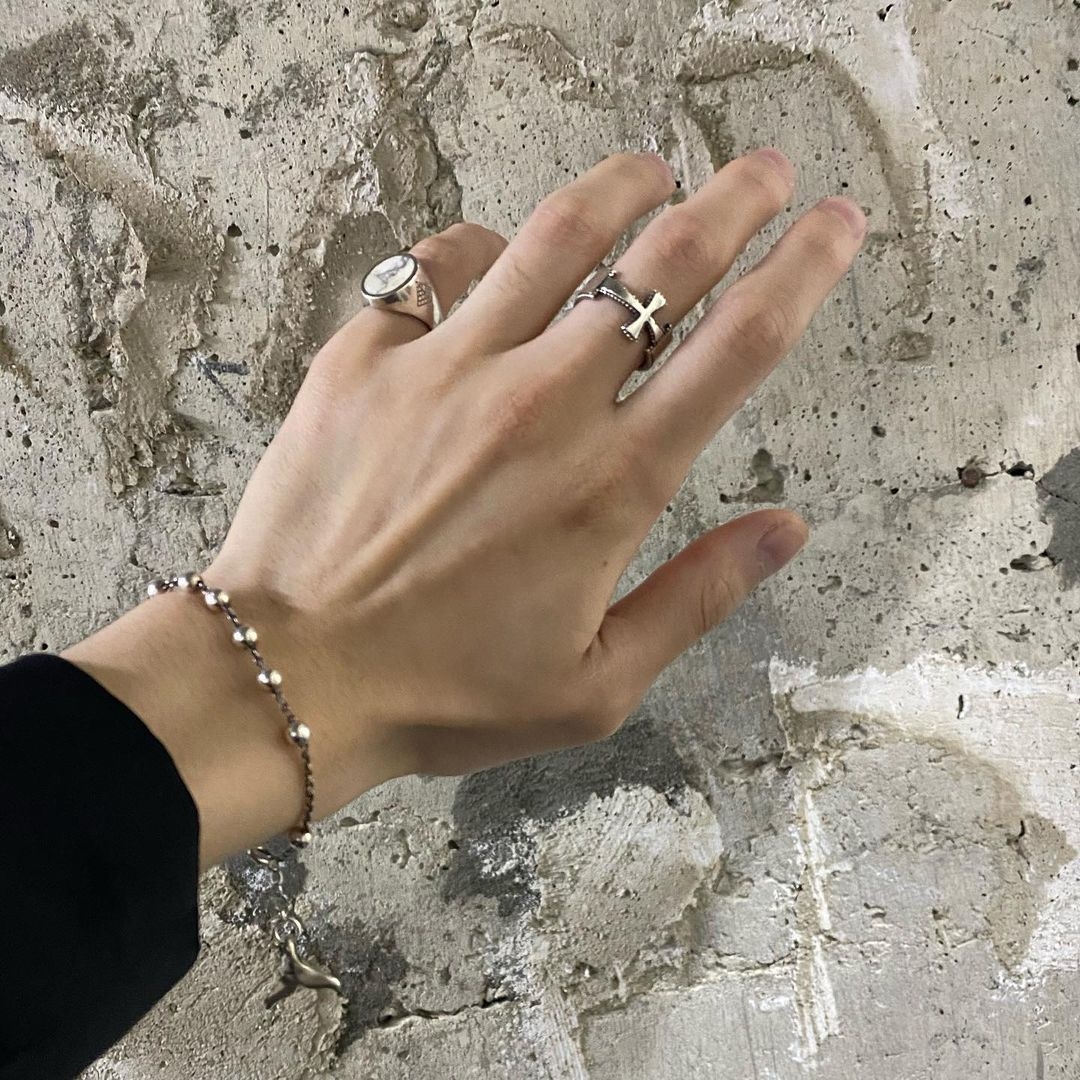 Frica Contact Ring 2 Small Silver 착용 스타일