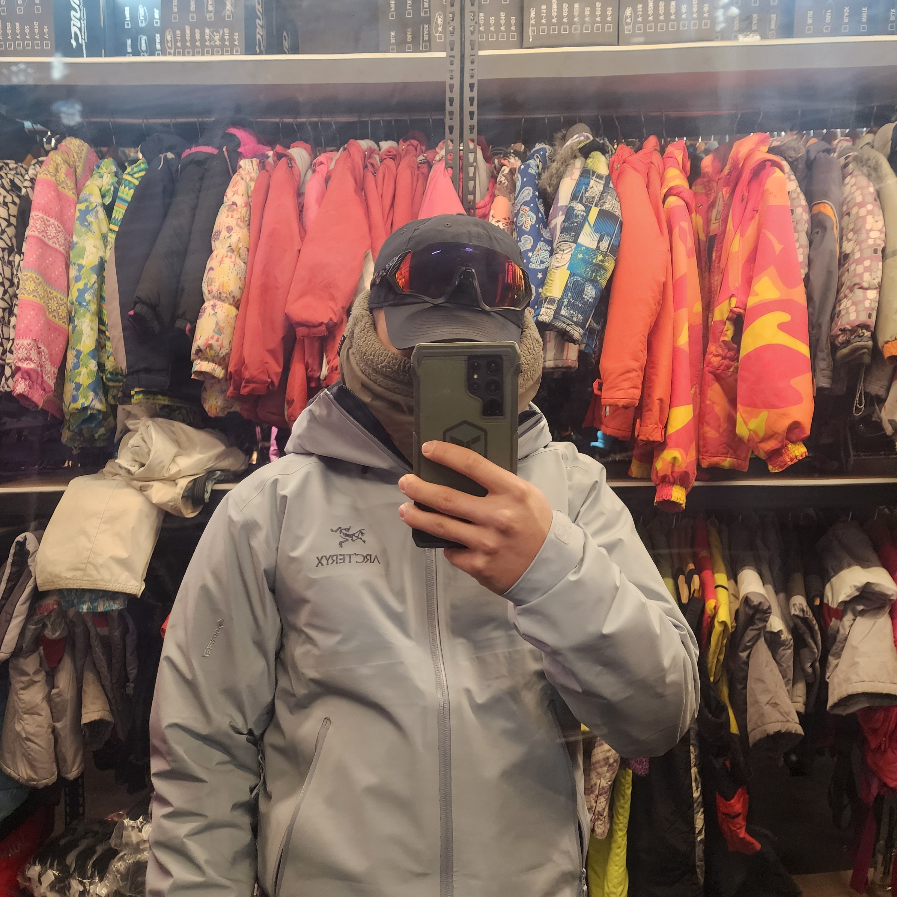 Arc'teryx Beta LT Jacket Lucent, Arc'teryx Atom LT Hoody Kingfisher 착용 스타일