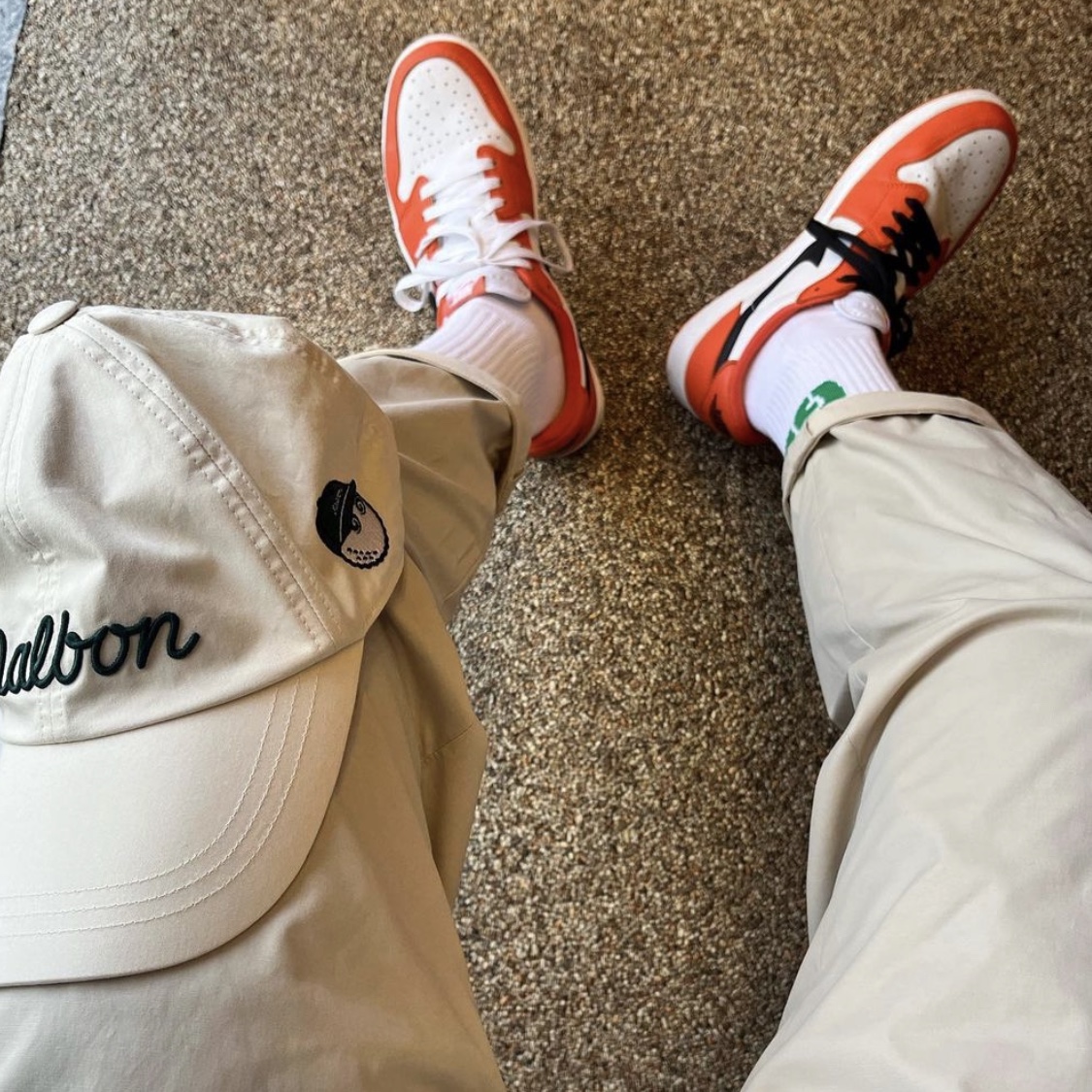 Jordan 1 Low OG Starfish, Malbon Golf Vintage Color Mood Ball Cap Beige 착용 스타일