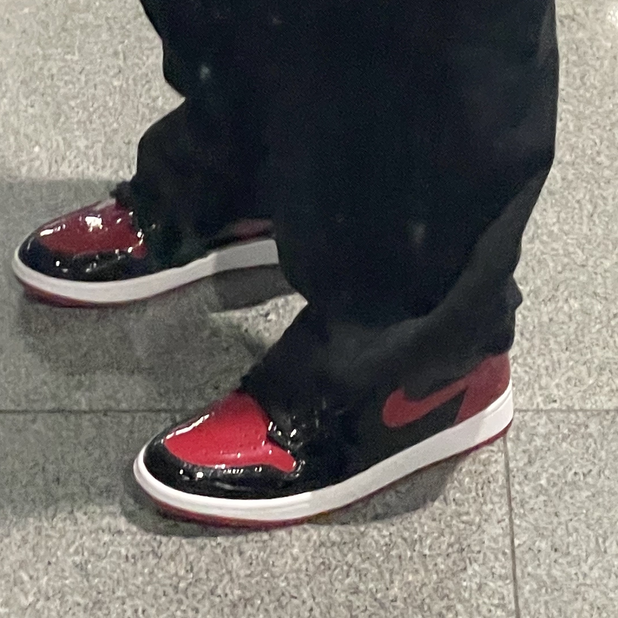 Jordan 1 Retro High OG Chicago 2022, Jordan 1 Retro High OG Patent Bred 착용 스타일 - 4