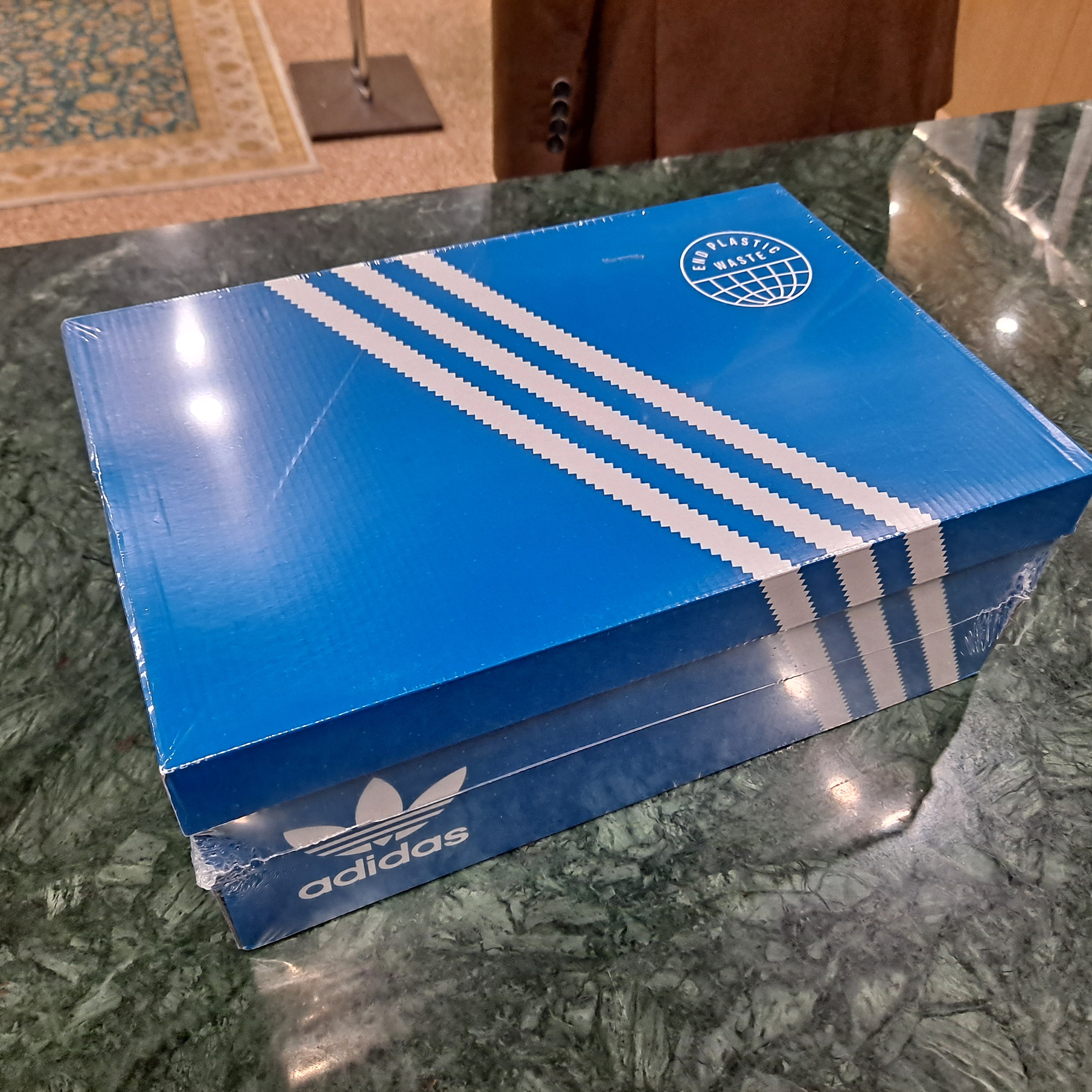 Adidas Puffylette Core Black 착용 스타일 - 1