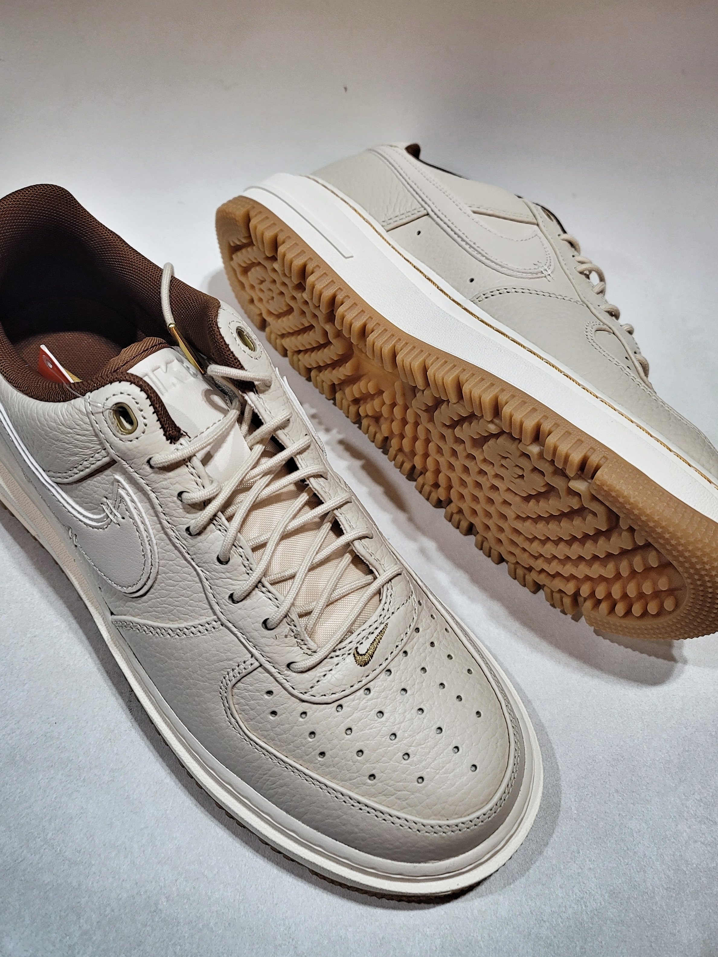 Nike Air Force 1 Luxe Pearl White 착용 스타일 - 3