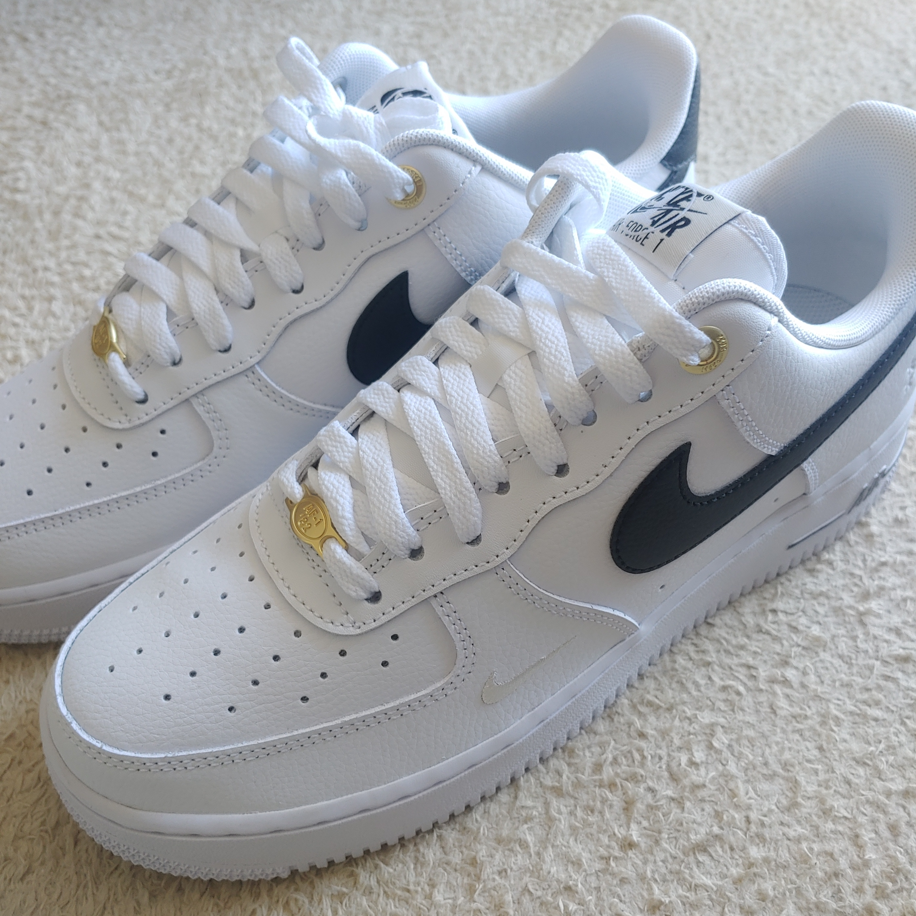 Nike Air Force 1 '07 LV8 40th Anniversary Join Forces White Black 착용 스타일