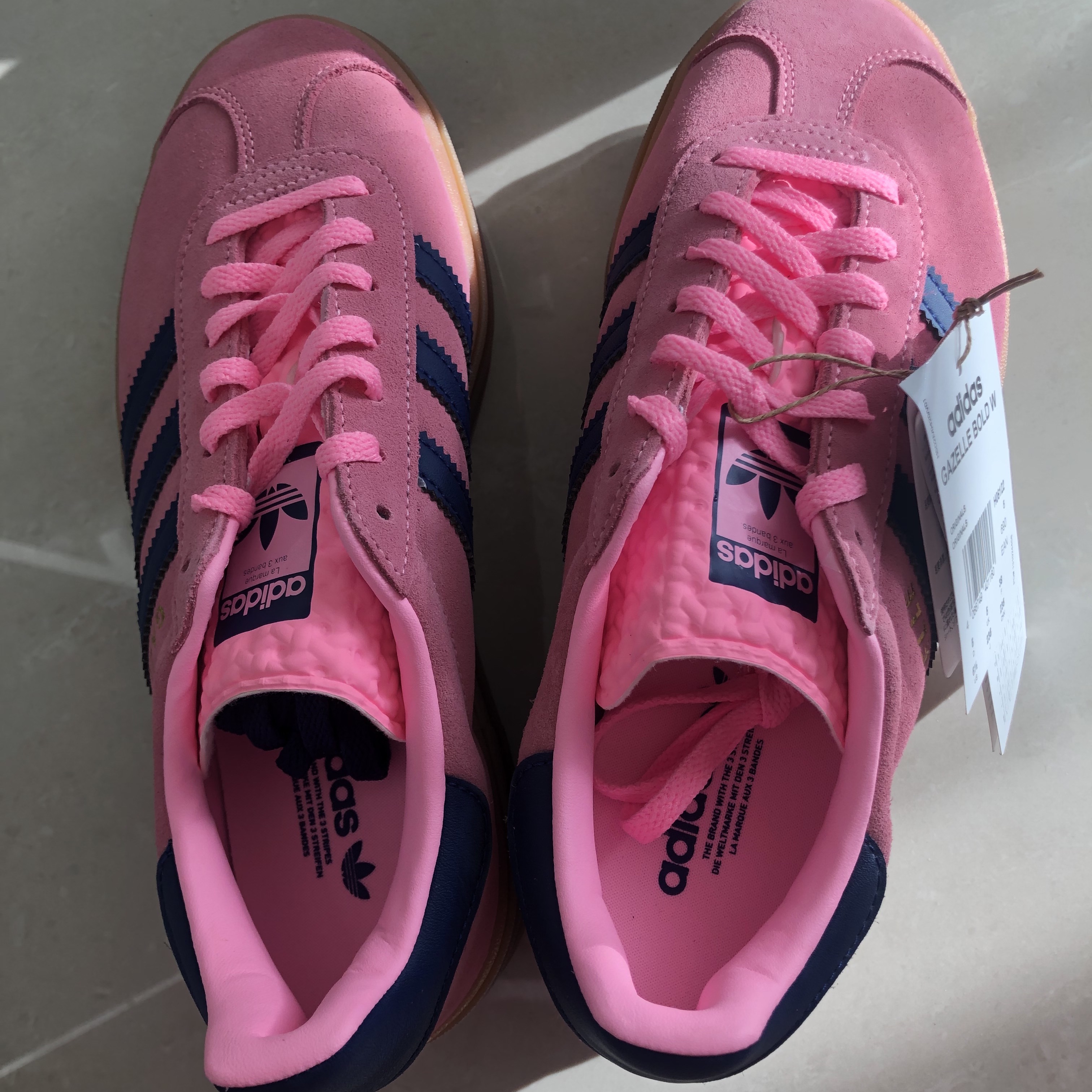 (W) Adidas Gazelle Bold Pink Glow Victory Blue 착용 스타일 - 1
