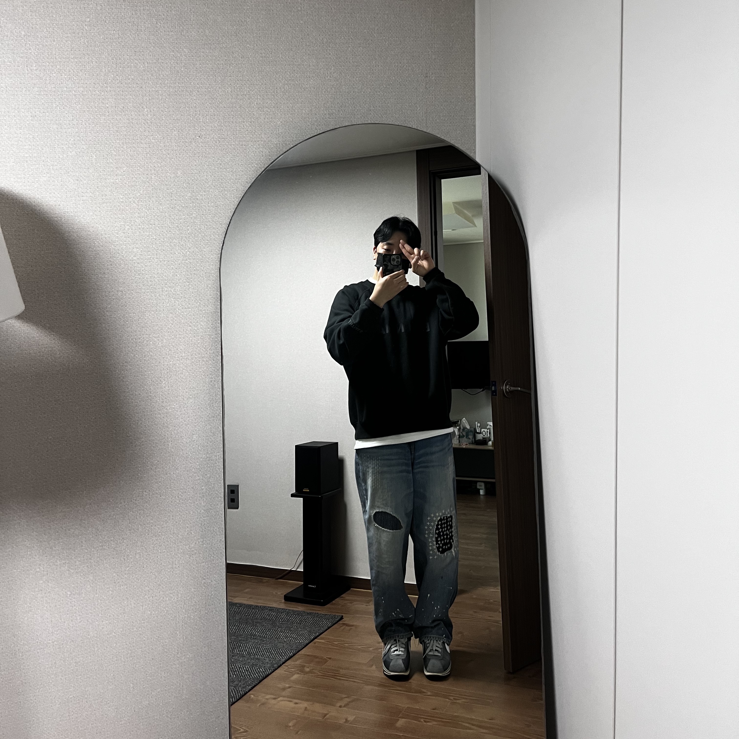 Nike x Sacai Zoom Cortez SP Iron Grey, Zara x Ader Error Patchwork Jeans Blue 착용 스타일