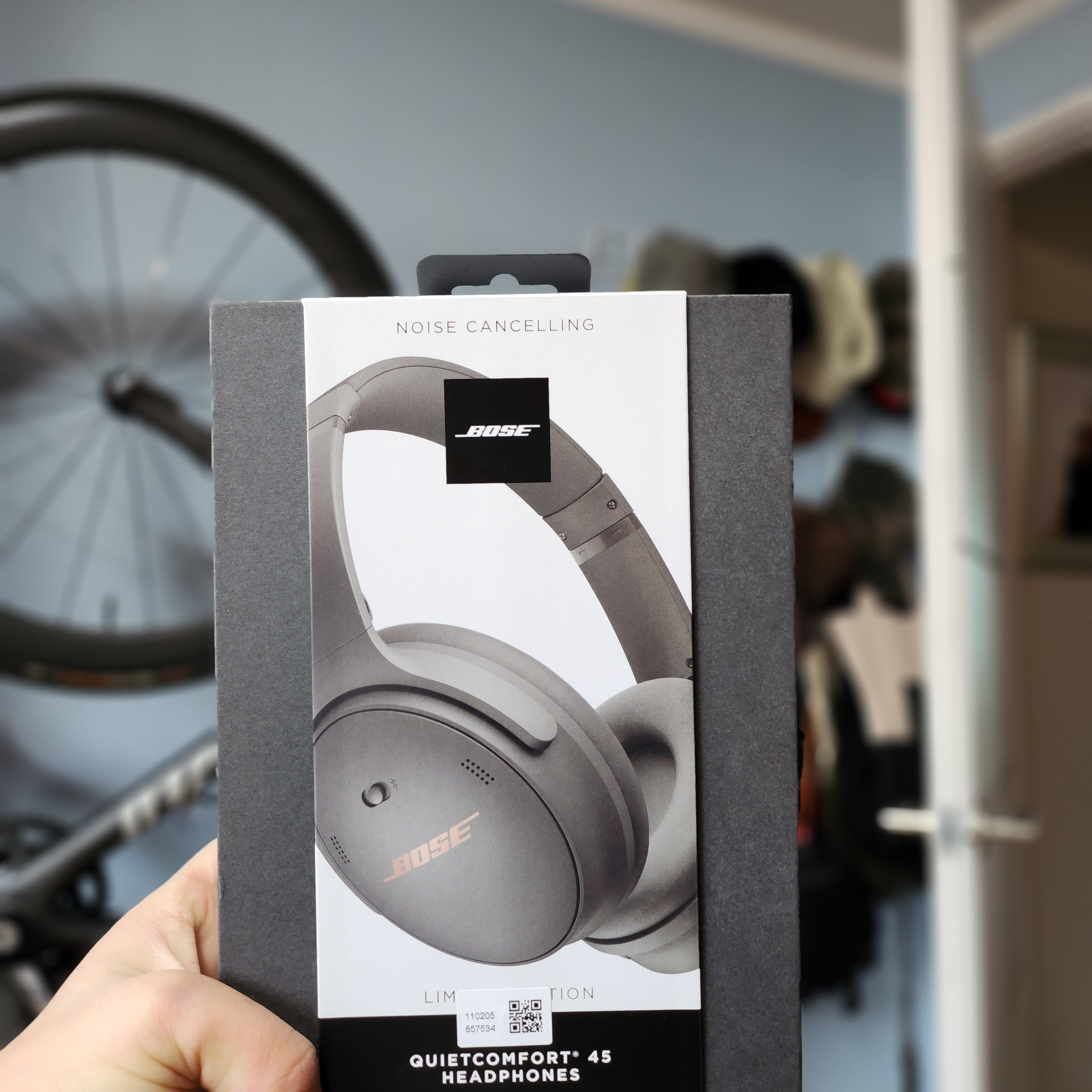 BOSE QC45 Eclipse Grey (Korean Ver.) 착용 스타일 - 1