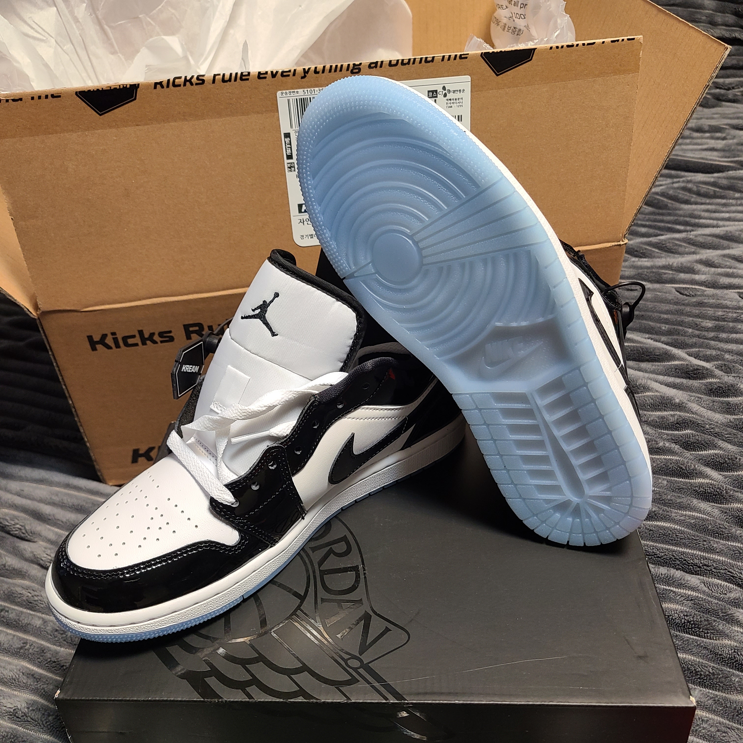 Jordan 1 Low SE Concord 착용 스타일 - 3